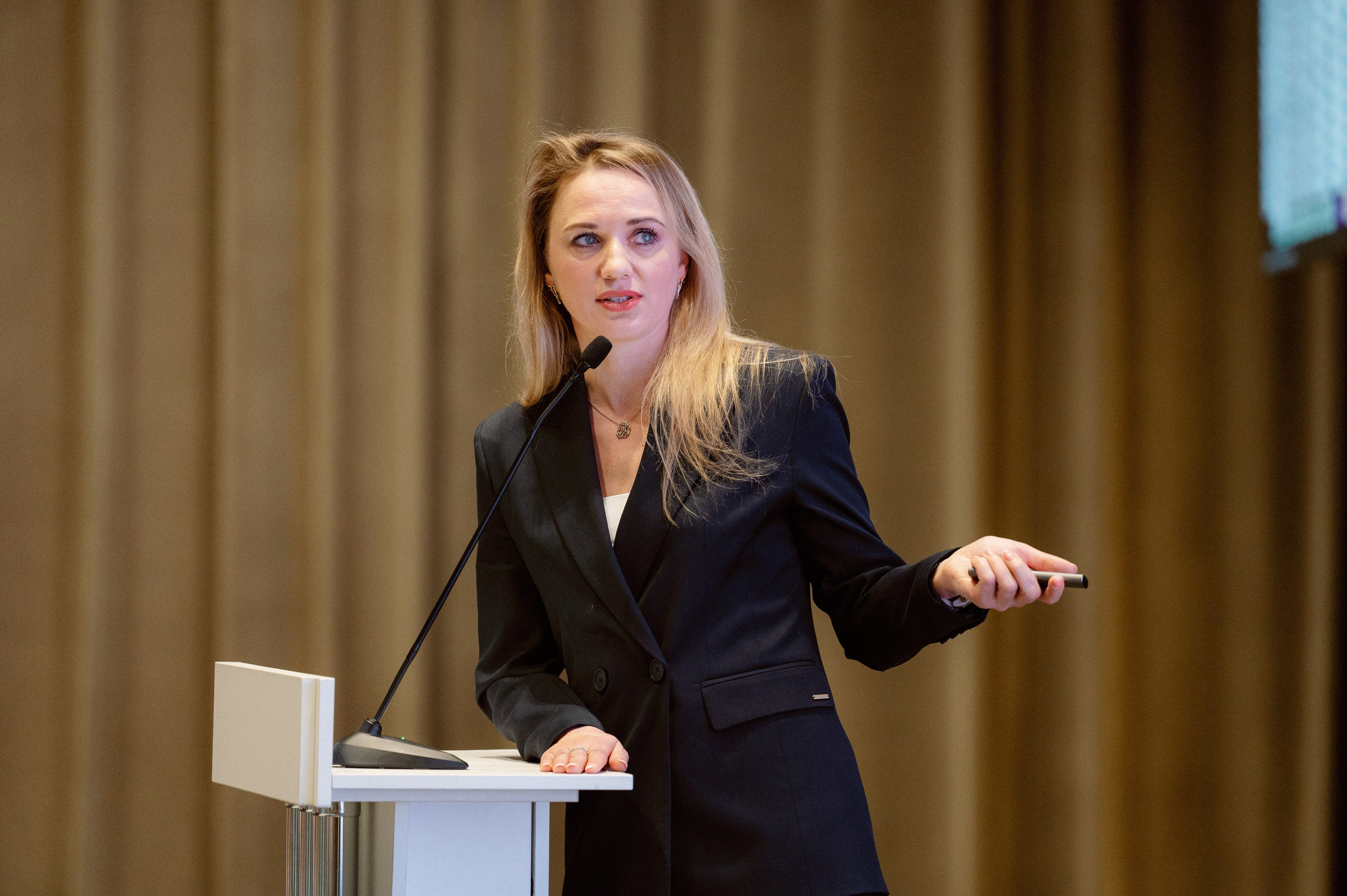 Газпром конференция. Фотограф Павел Петров г. Тюмень