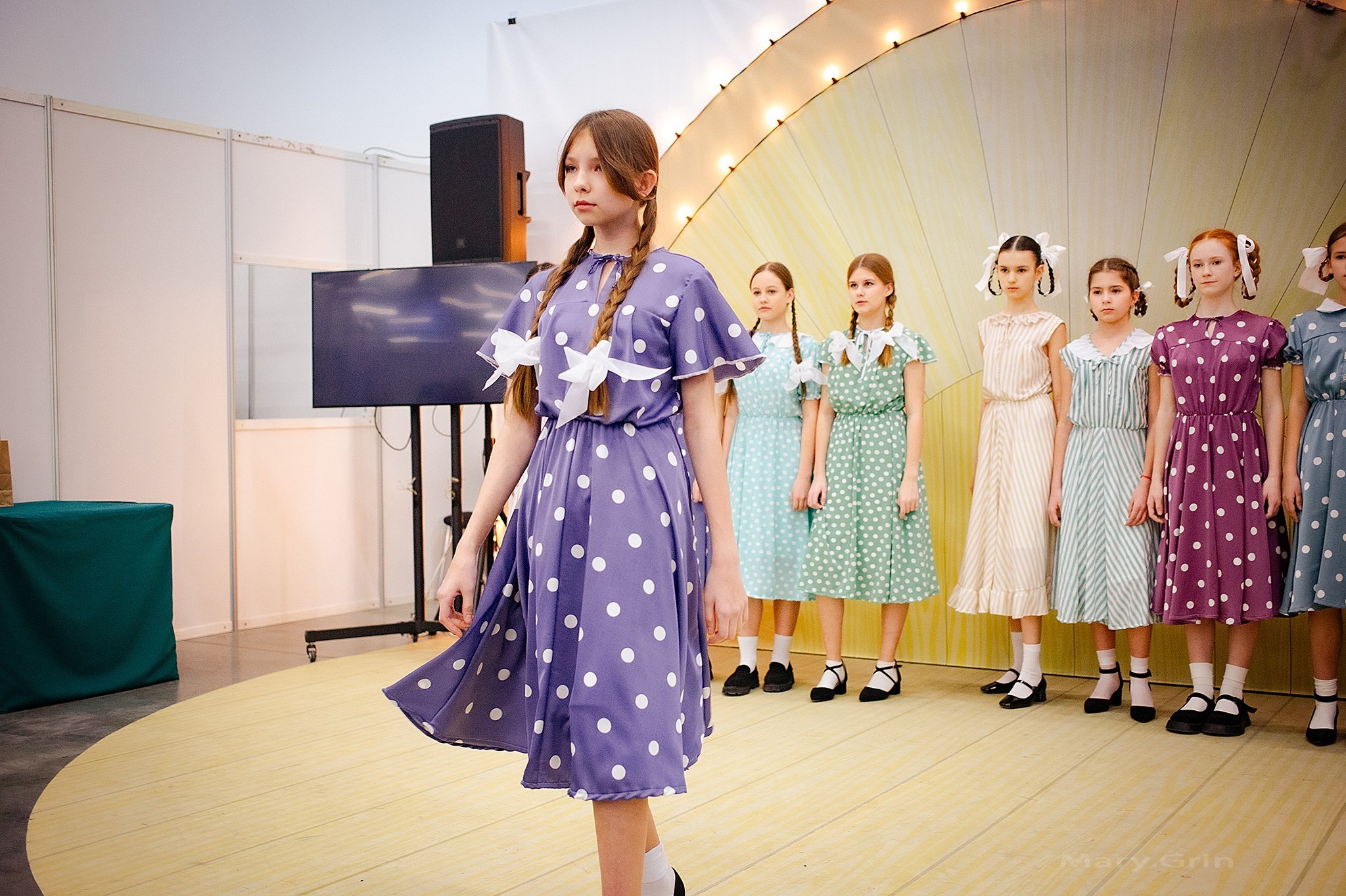 Показ моды 40х лет. Православная ярмарка 2025. Детский и семейный фотограф, фотограф мероприятий Нижний Новгород