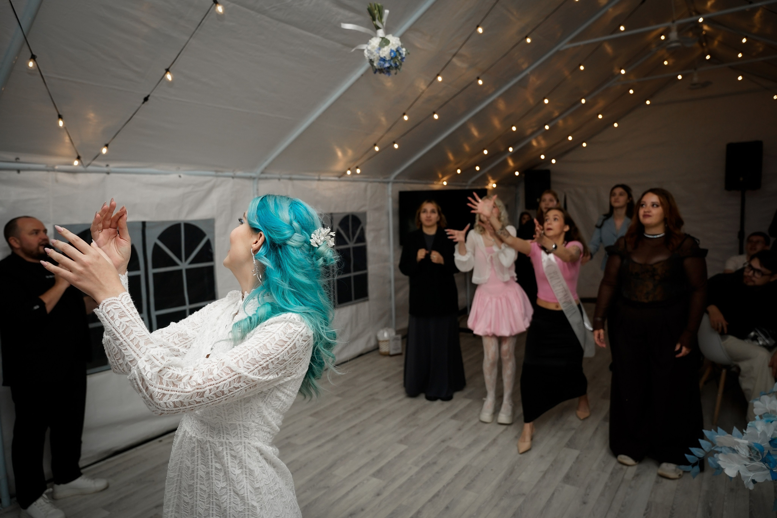 Свадебная прогулка в парке Екатеринбурга