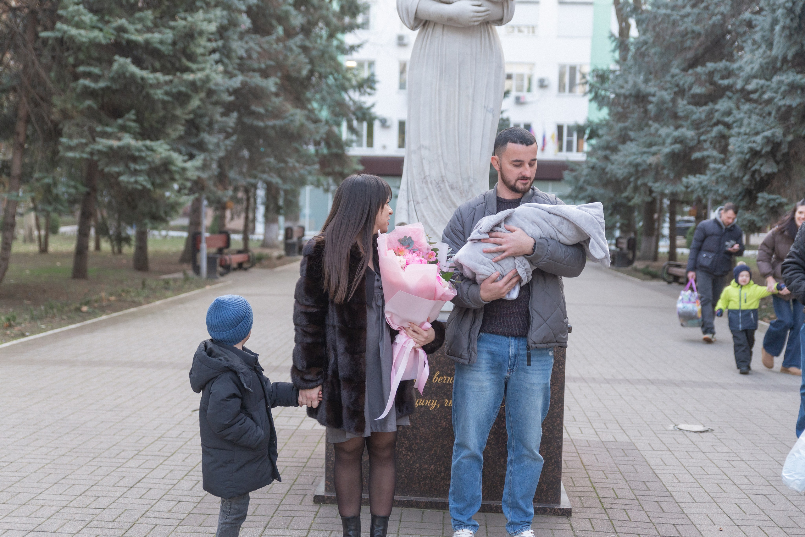 Выписка из роддома. Семейный Фотограф в Краснодаре и крае