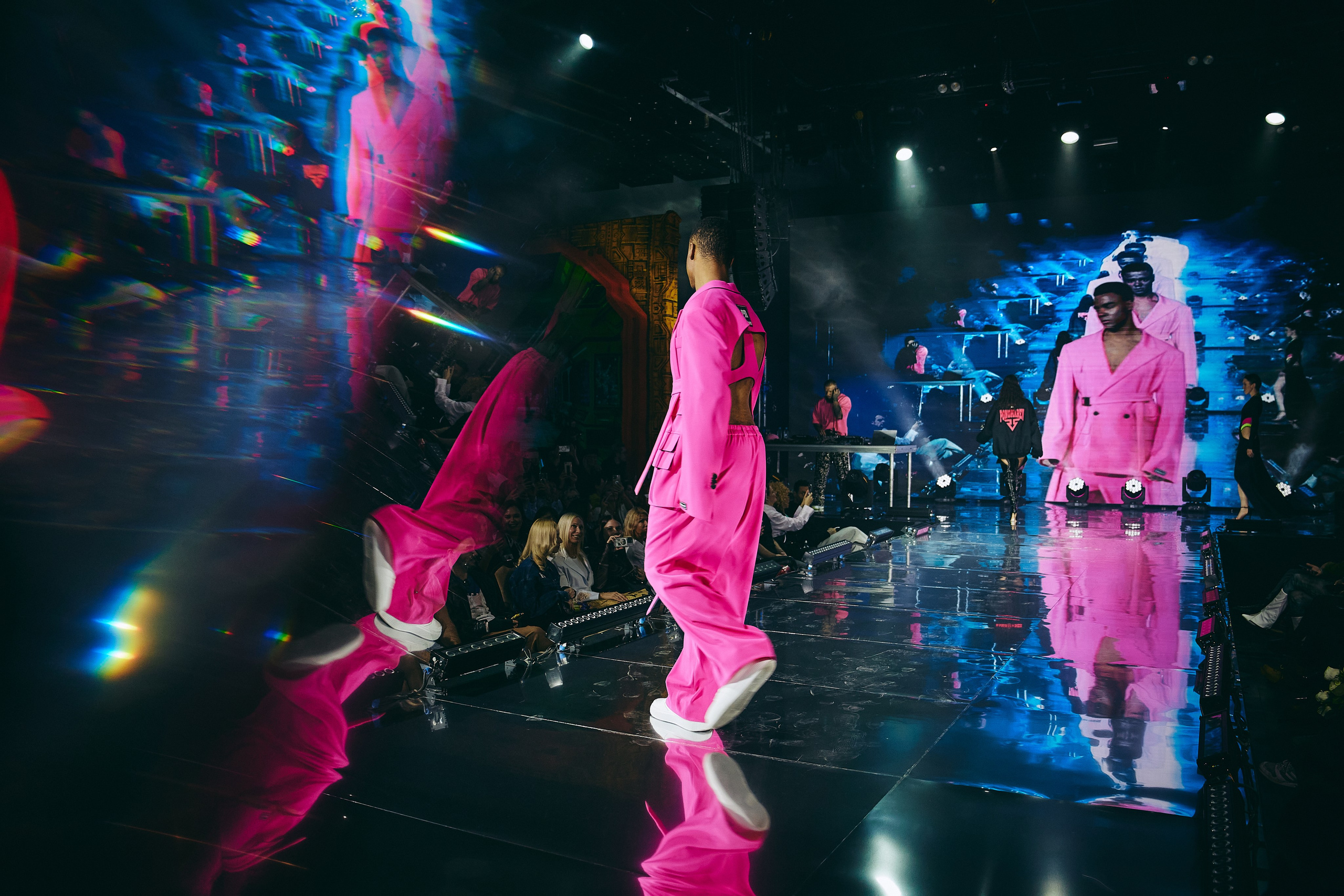 NEW ERA DESIGNER ANDREY PONOMAREV