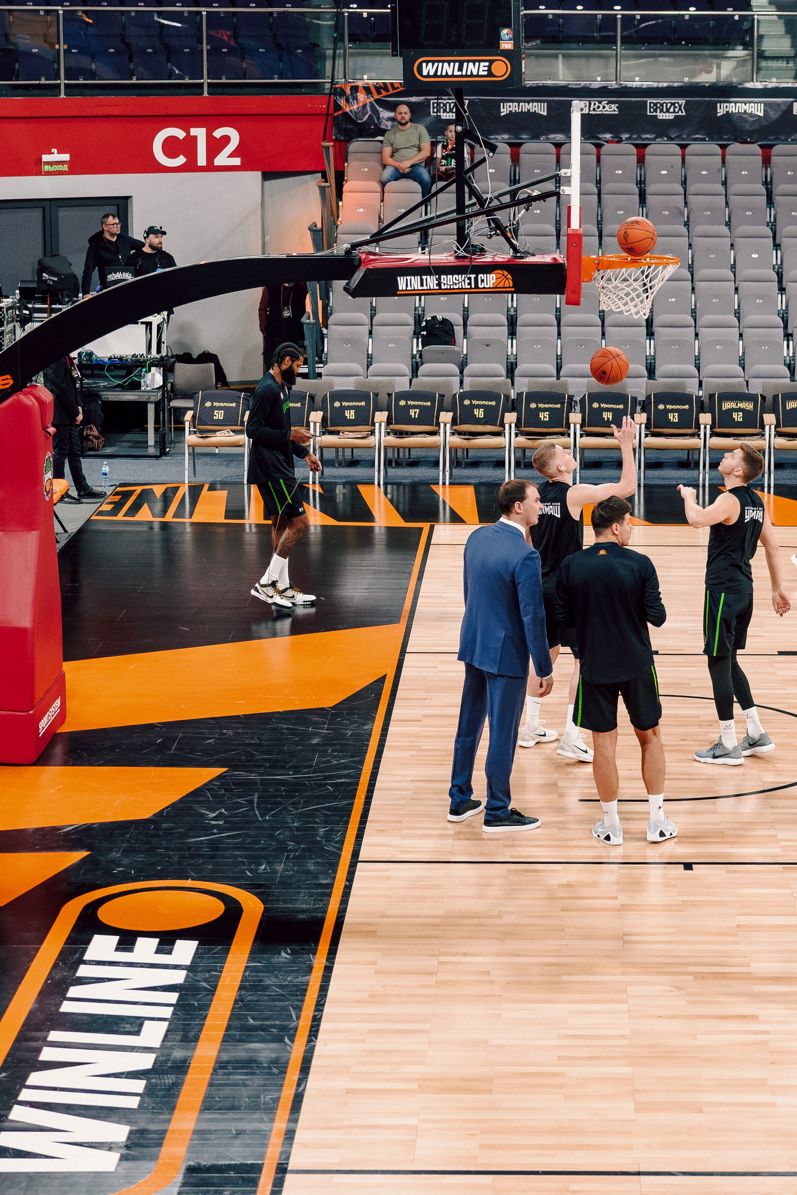 Winline Basket Cup — УРАЛМАШ — УНИКС. Лёшка Варзегов — фотограф