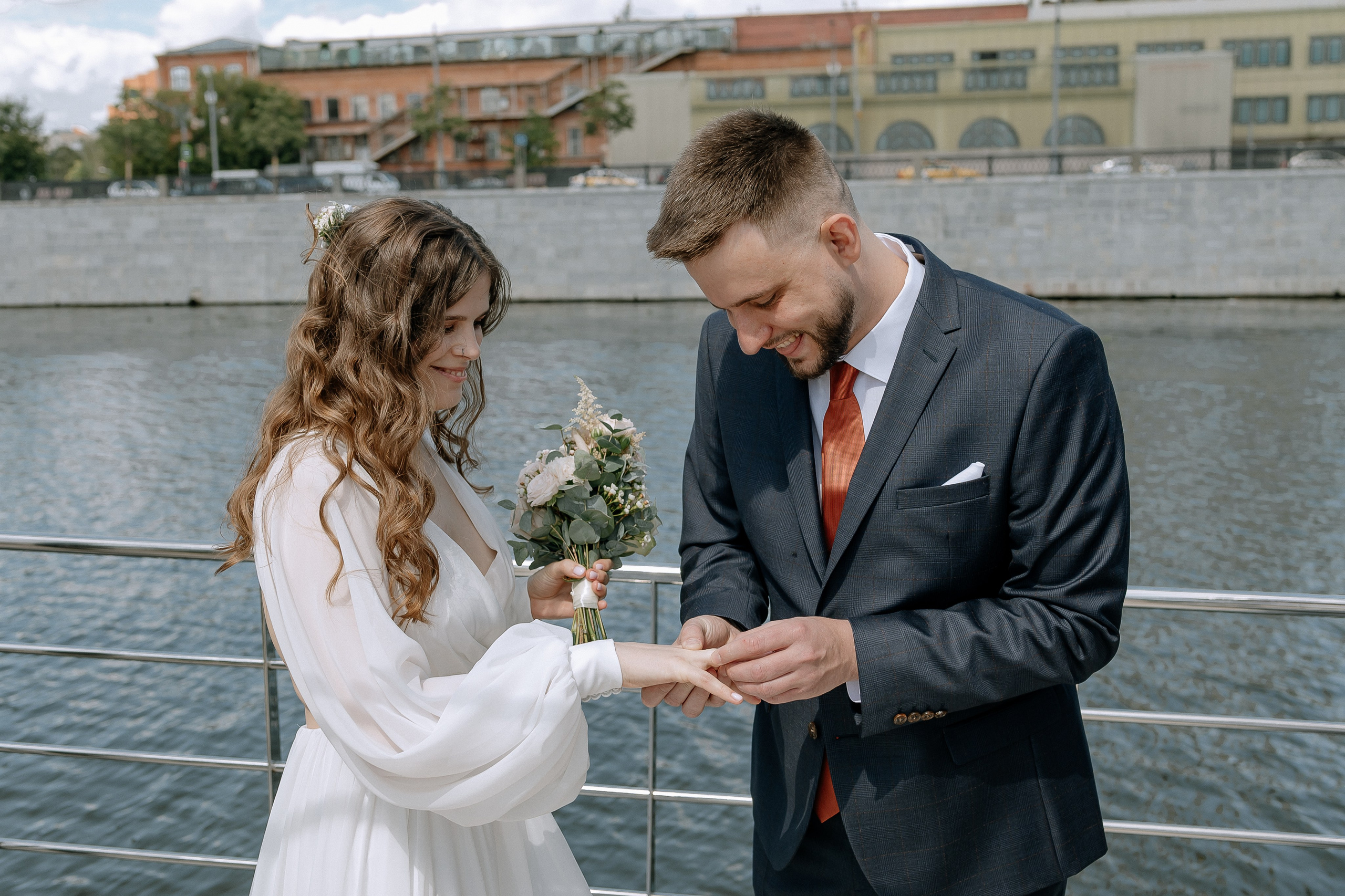 Регистрация брака и фотосессия на теплоходе флотилии Рэдиссон Ройал. Свадебный фотограф Москва — Сергей и Татьяна