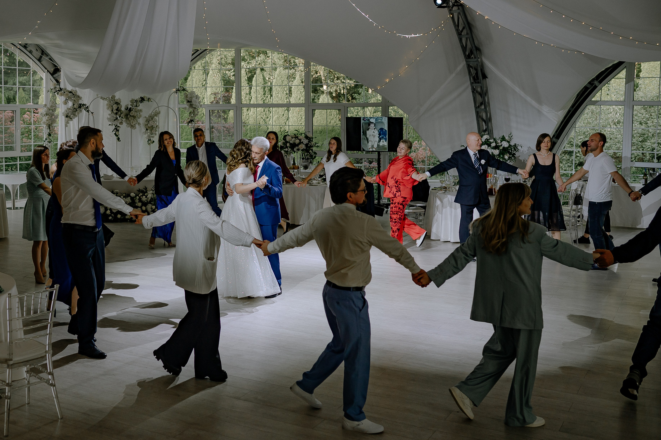 Свадебная фотосессия и выездная регистрация в Artiland. Свадебный фотограф Москва — Сергей и Татьяна