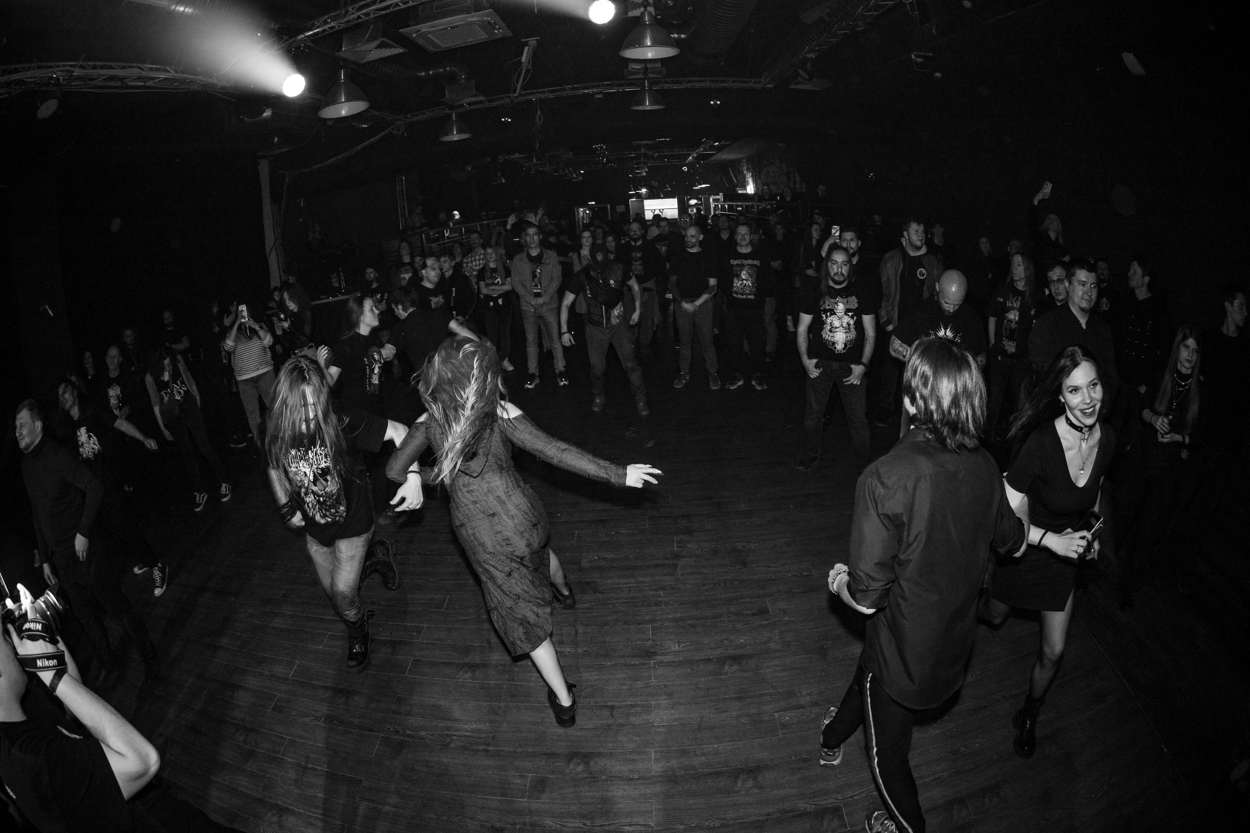 ИЛ • Minuala • Khlad|Glastonberry. Концертный и репортажный фотограф в Санкт-Петербурге Слава Пахомов