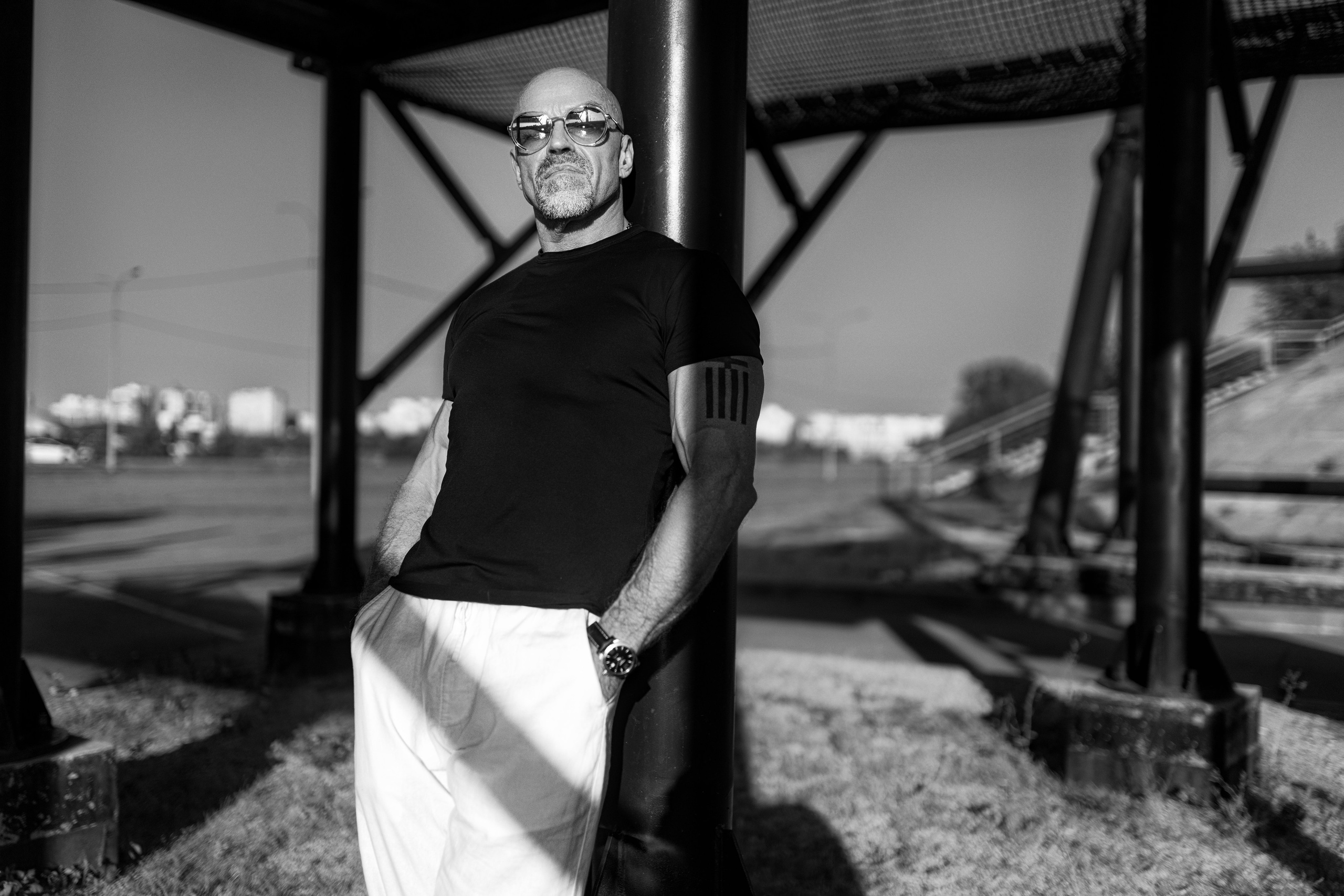 Фотосет на улице и спортплощадке с Александром для контента. Дмитрий Шульгин, портретный фотограф в Воронеже