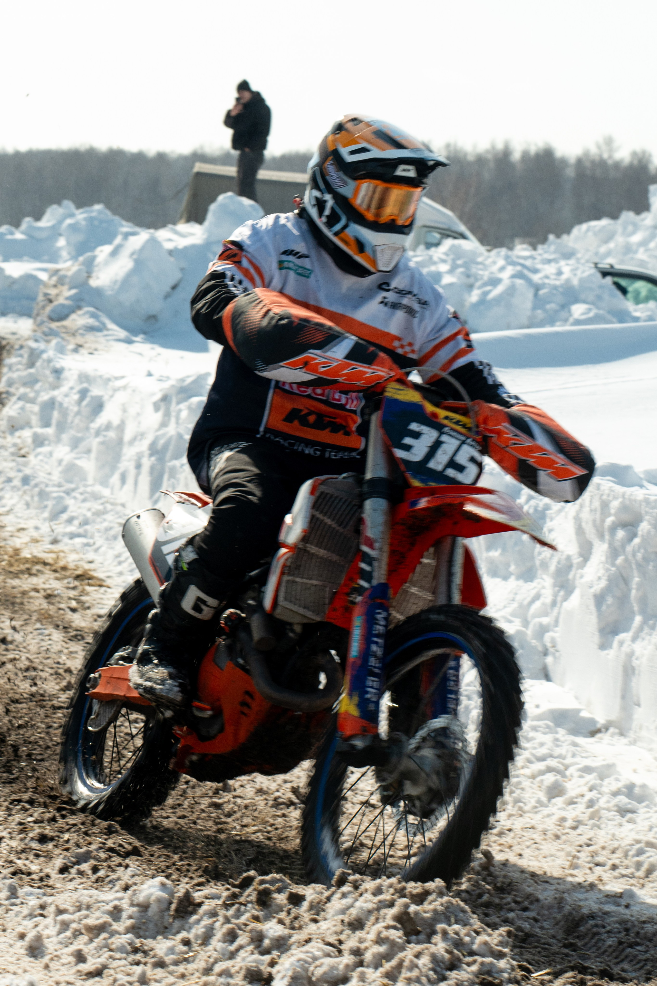 Мотокросс, закрытие зимнего сезона. Фотограф Артем Ларионов