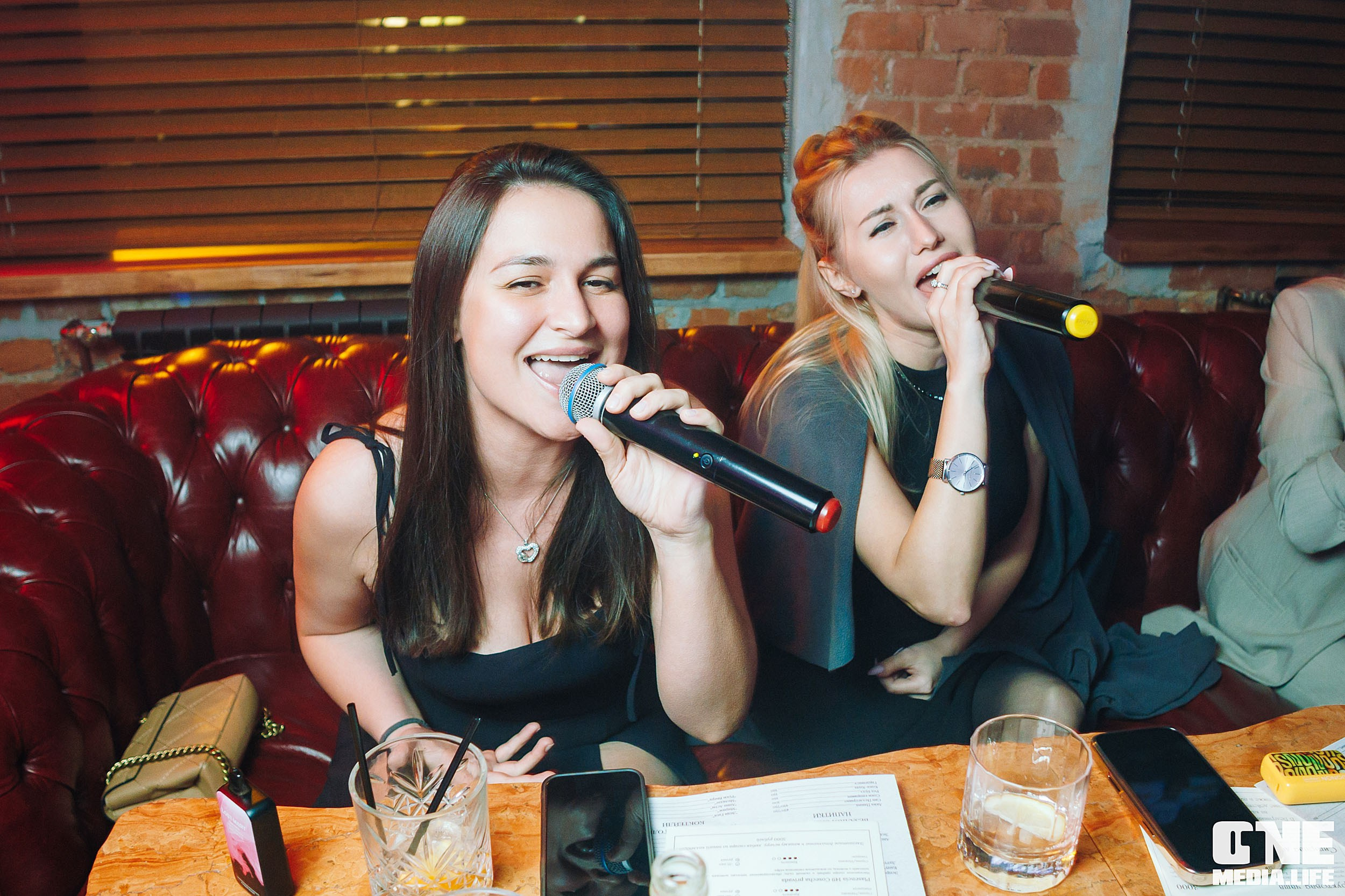 Пятница в Белгравии. One Media Life: фоторепортажи, фотоотчеты с мероприятий и заведений