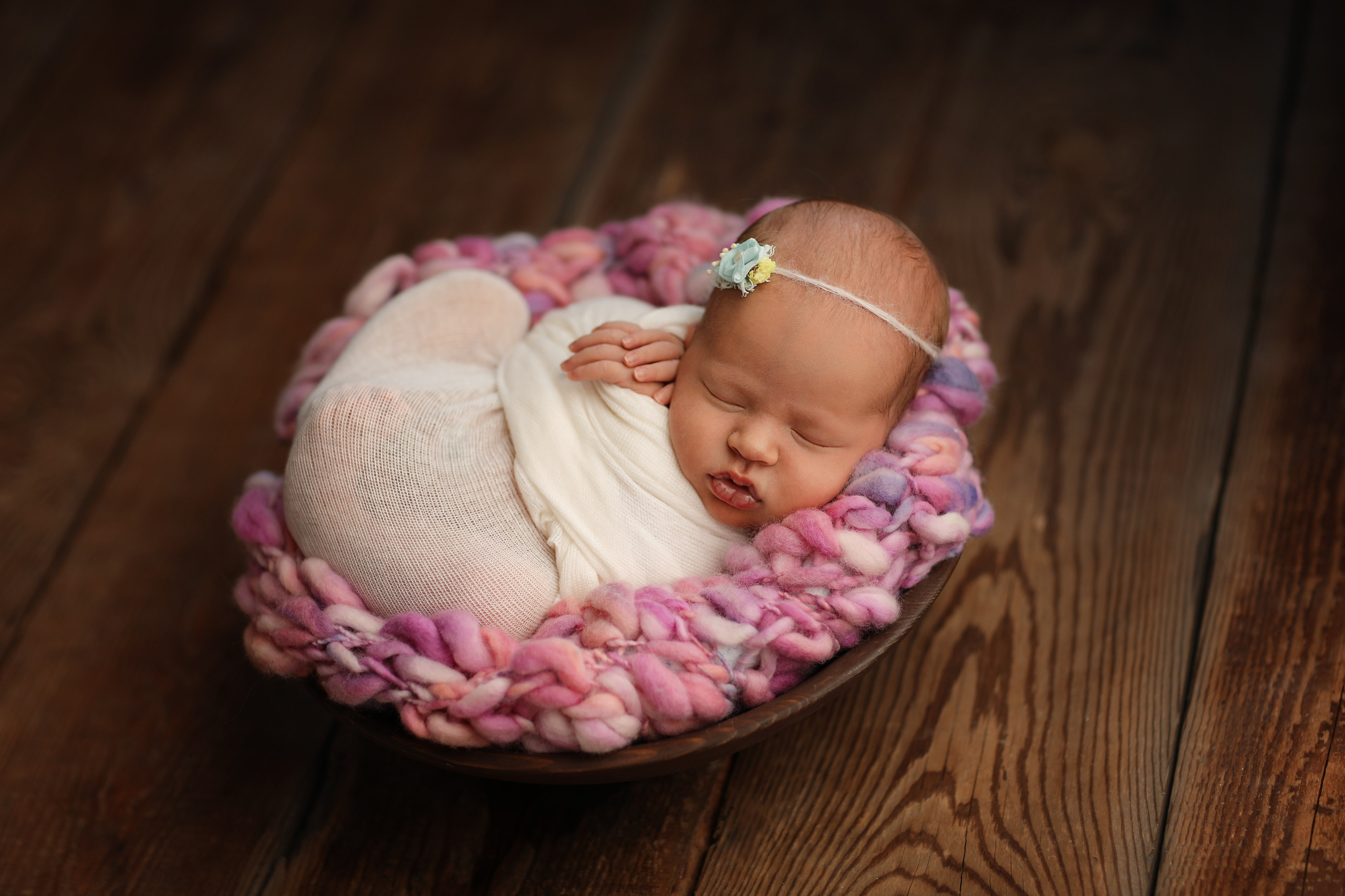 PH @anna_molodykh_newborn.almaty. Retoucher Aleksmokh