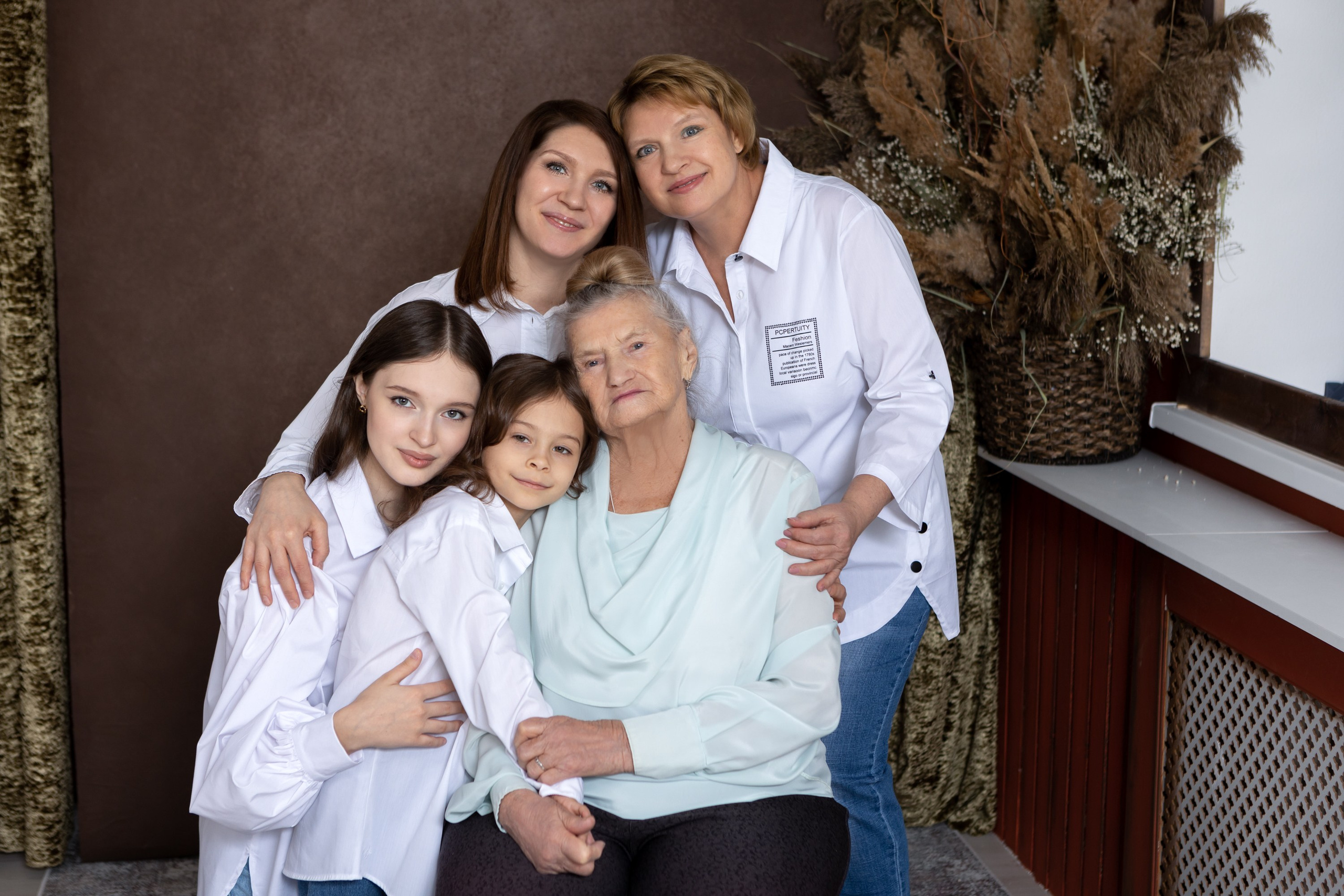 Семейная фотосессия в студии. Фотограф в Оренбурге. Профессиональный фотограф