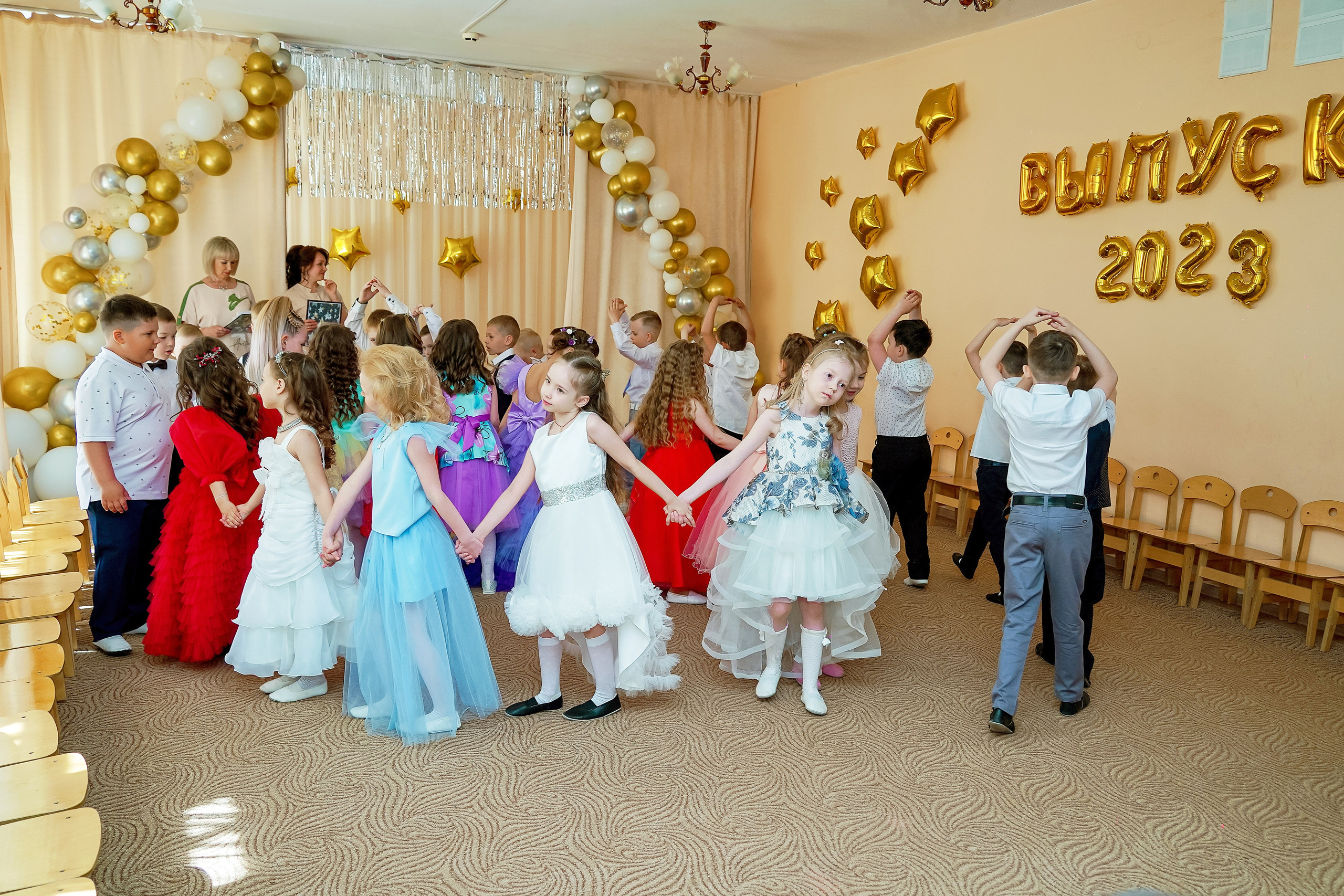 Фотосъемка видеосъёмка фотограф видеооператор новогодних утренников  в. Фотограф, видеооператор Нина Коршунова