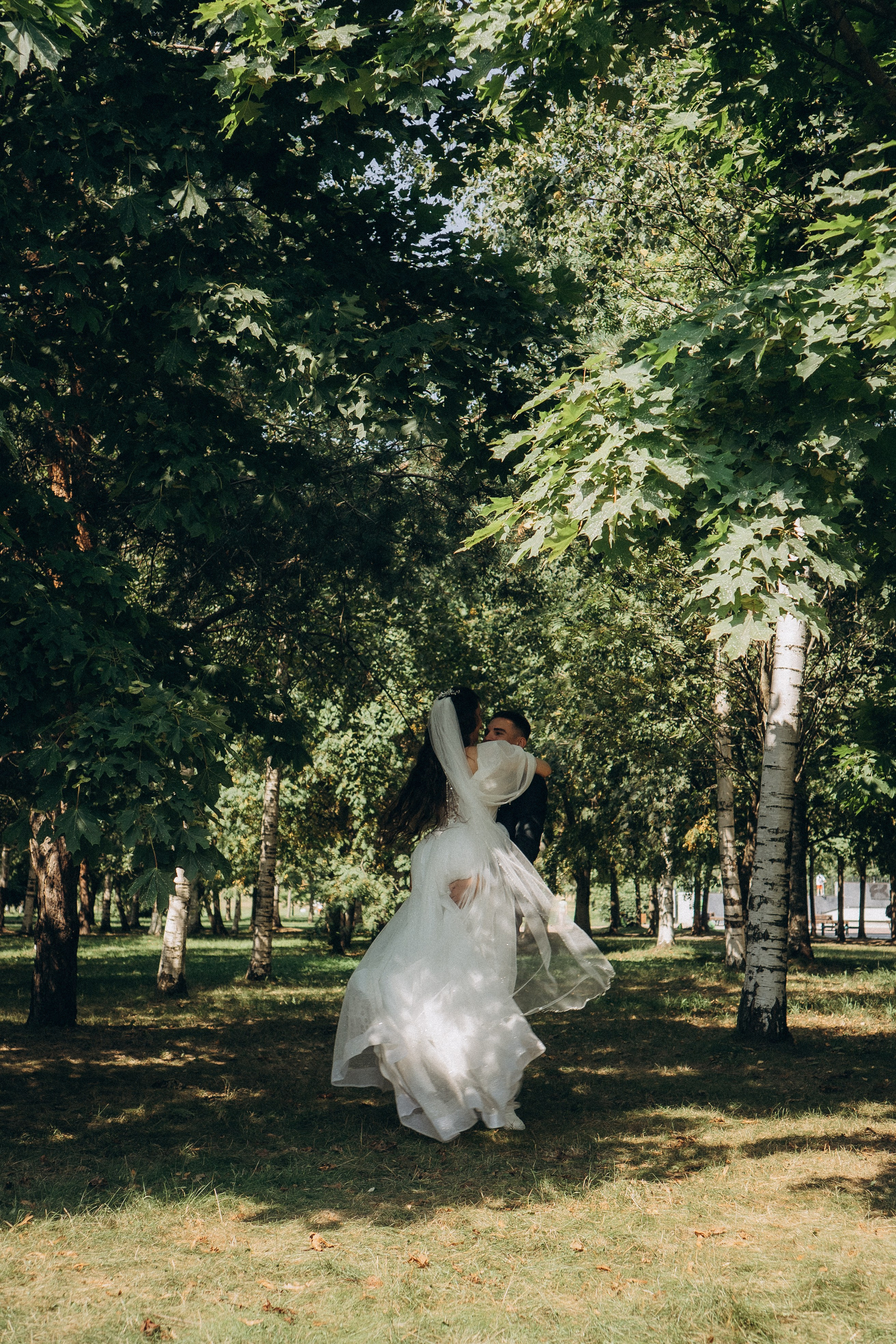 СВАДЕБНАЯ СЬЕМК В ПАРКЕ 300-ЛЕТИЯ. Профессиональный фотограф, Санкт-Петербург — Виктория Богомолова