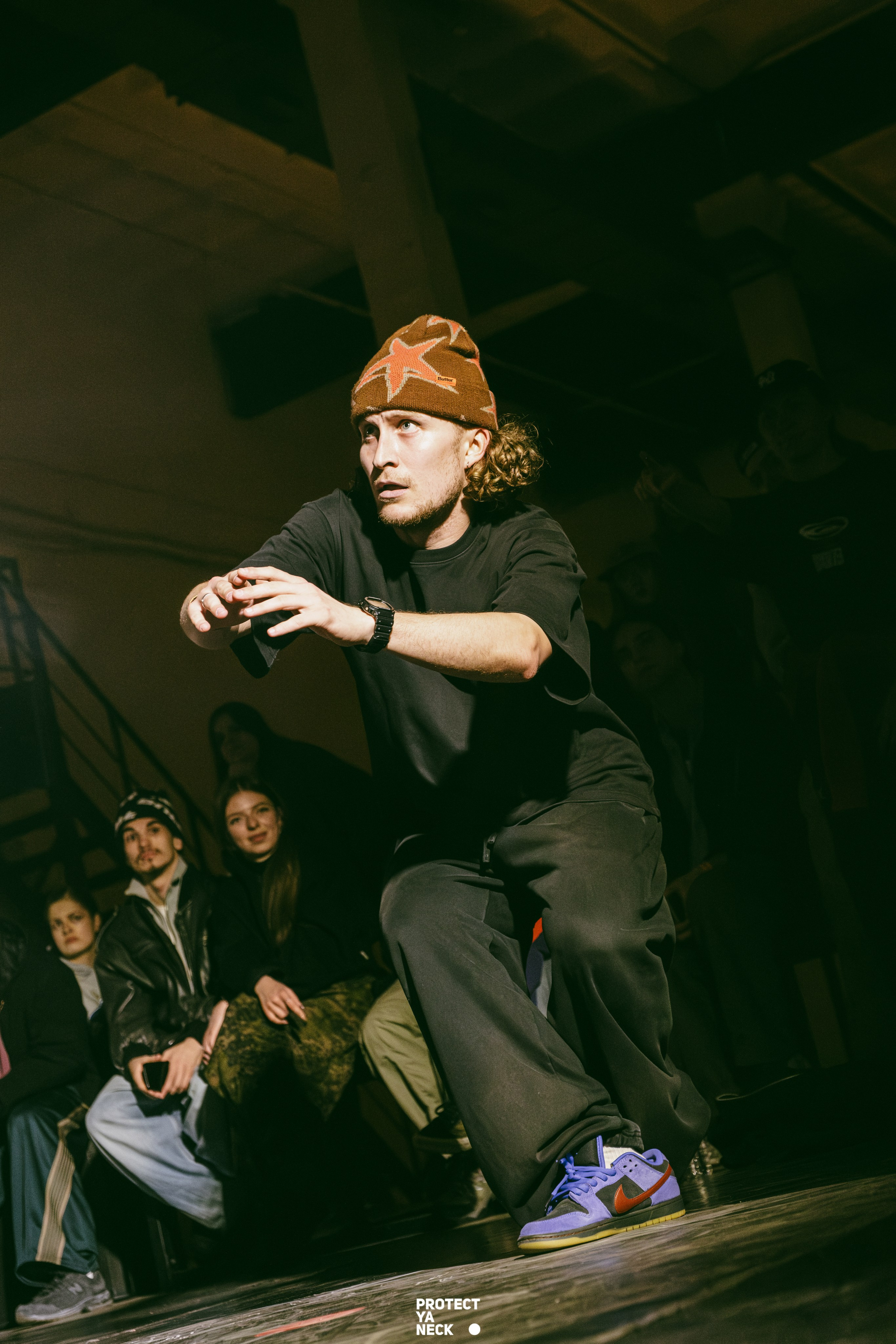 PROTECT YA NECK 22/03 (@youlovebu). Соня бу тебя сфоткала