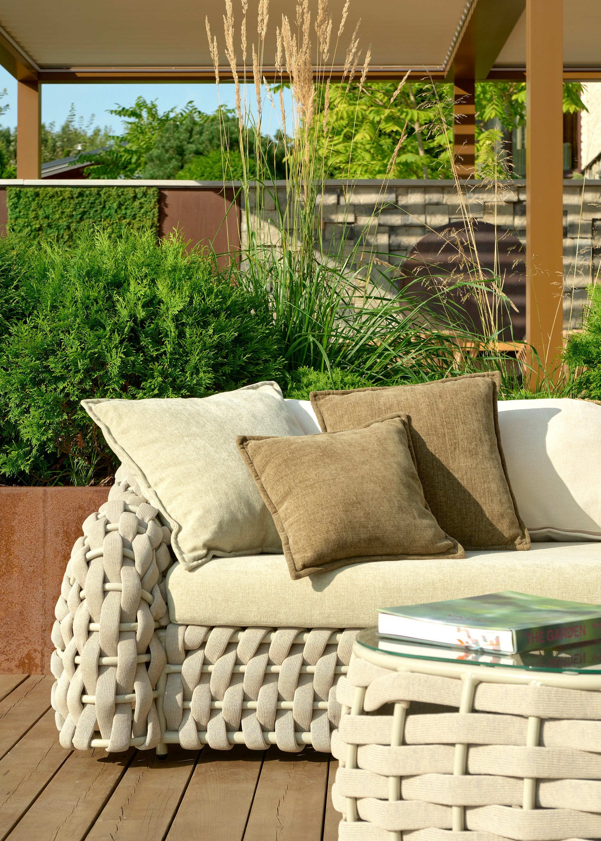 Фотосъемка сада в Кирполье для ландшафтной компании Хвоя. Фотосъемка частных садов и интерьеров | Санкт-Петербург | Москва | РФ