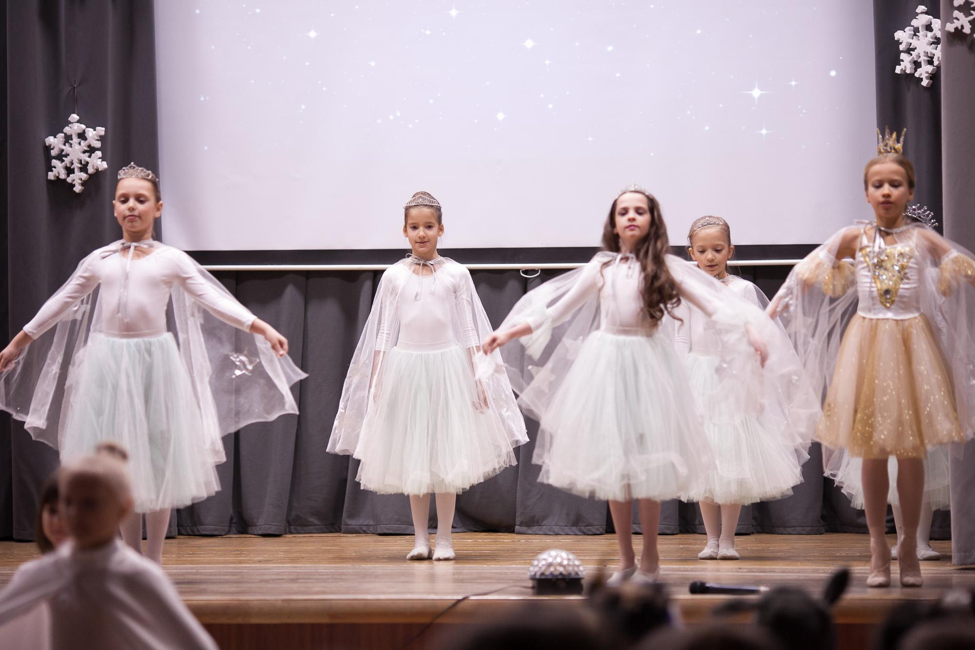 Праздник в школе. Выпускные альбомы Москва СВАО