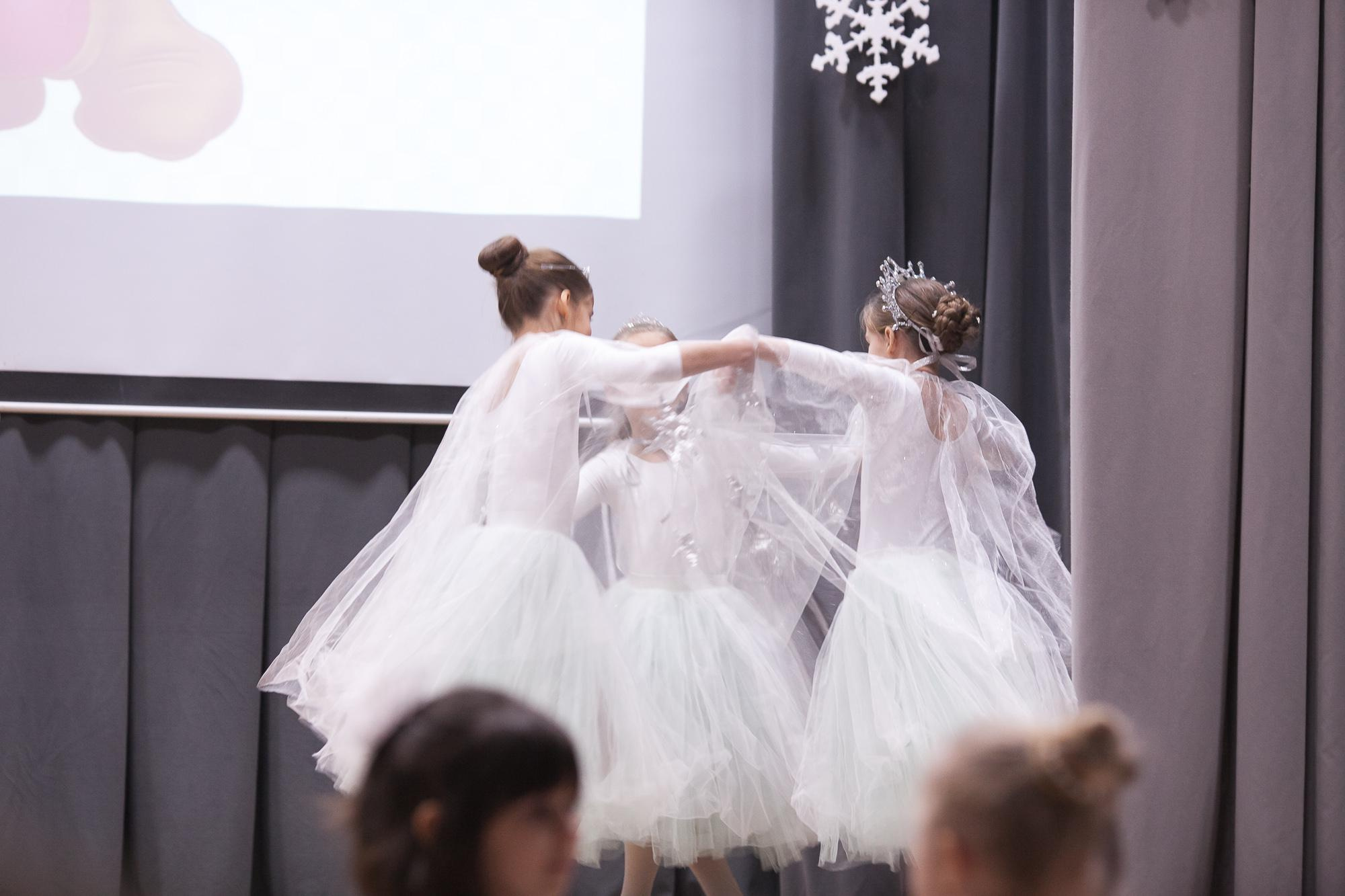 Праздник в школе. Выпускные альбомы Москва СВАО