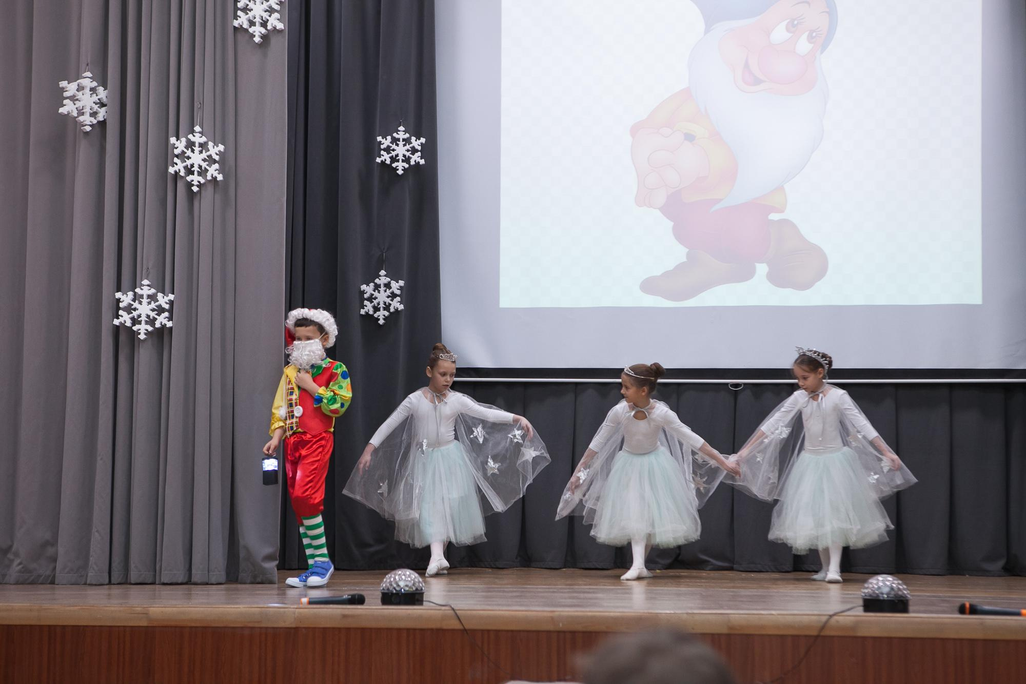 Праздник в школе. Выпускные альбомы Москва СВАО