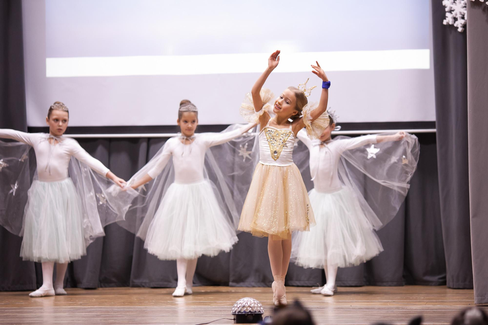 Праздник в школе. Выпускные альбомы Москва СВАО