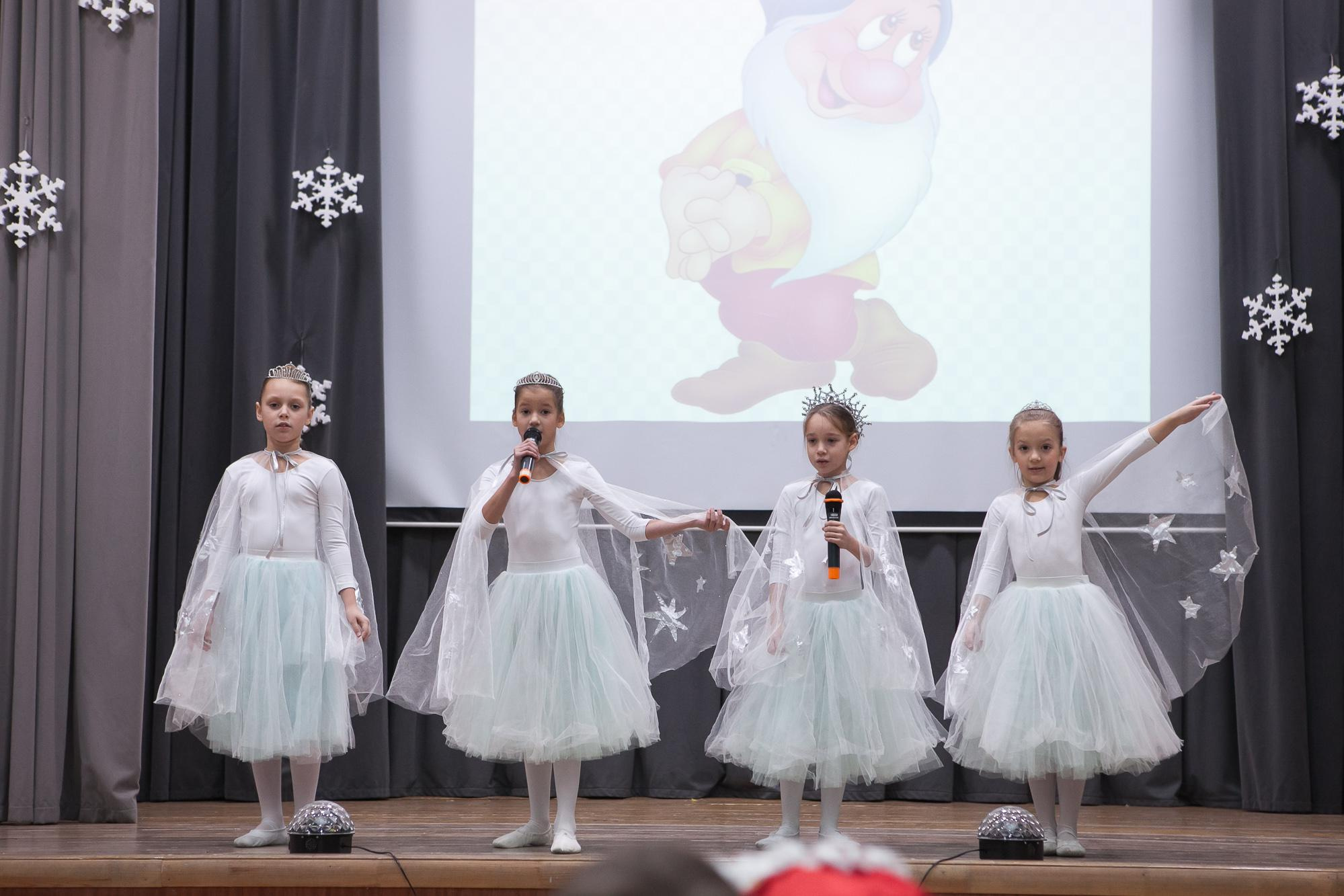 Праздник в школе. Выпускные альбомы Москва СВАО