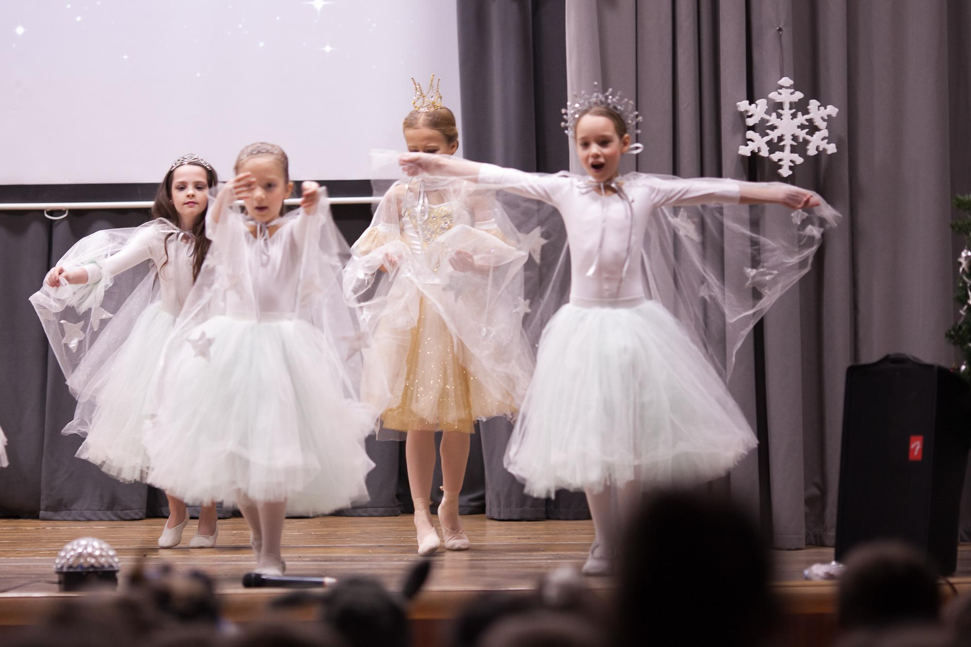 Праздник в школе. Выпускные альбомы Москва СВАО