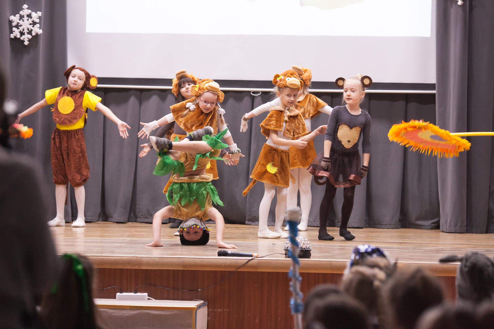 Праздник в школе. Выпускные альбомы Москва СВАО