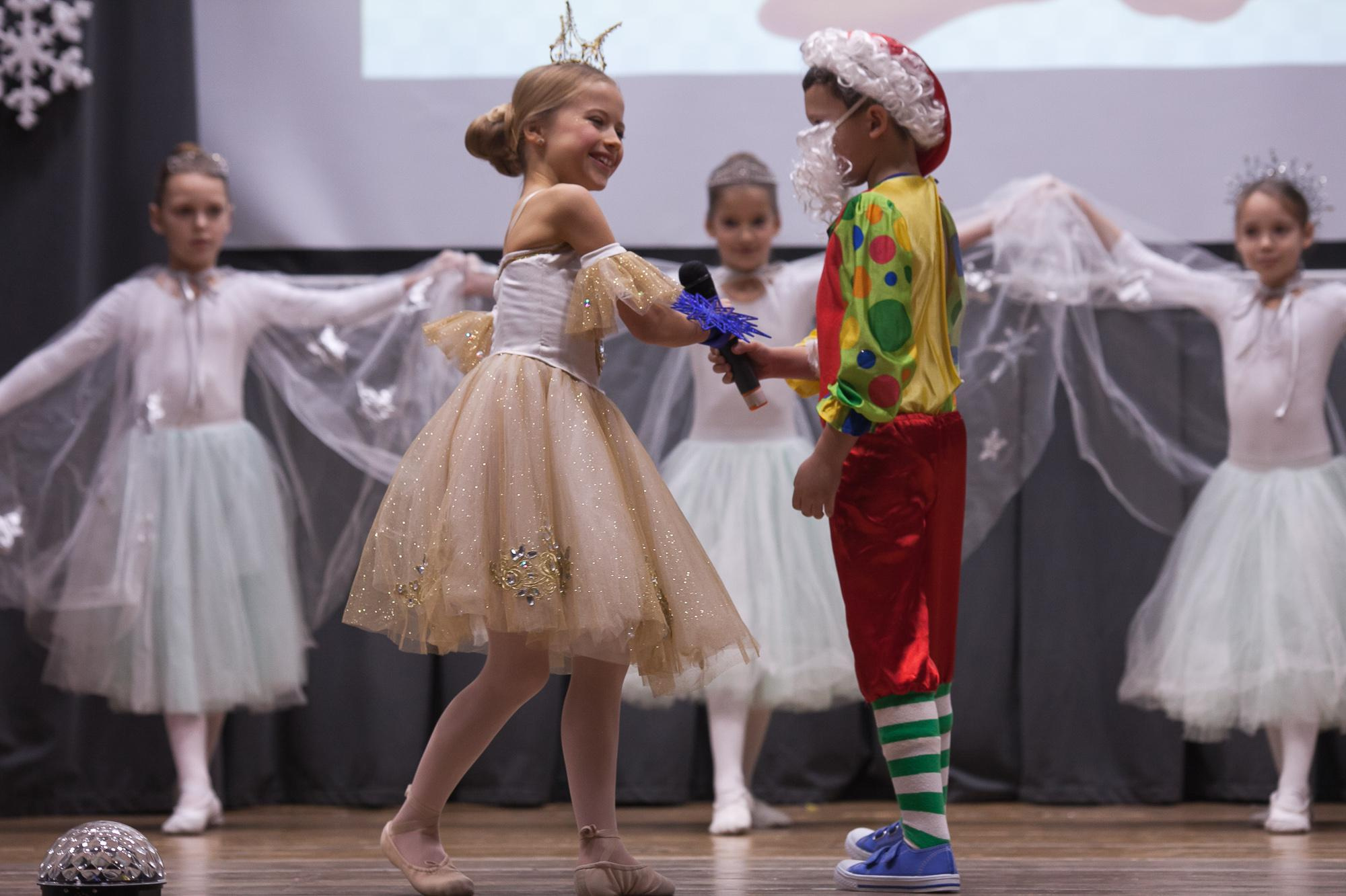 Праздник в школе. Выпускные альбомы Москва СВАО