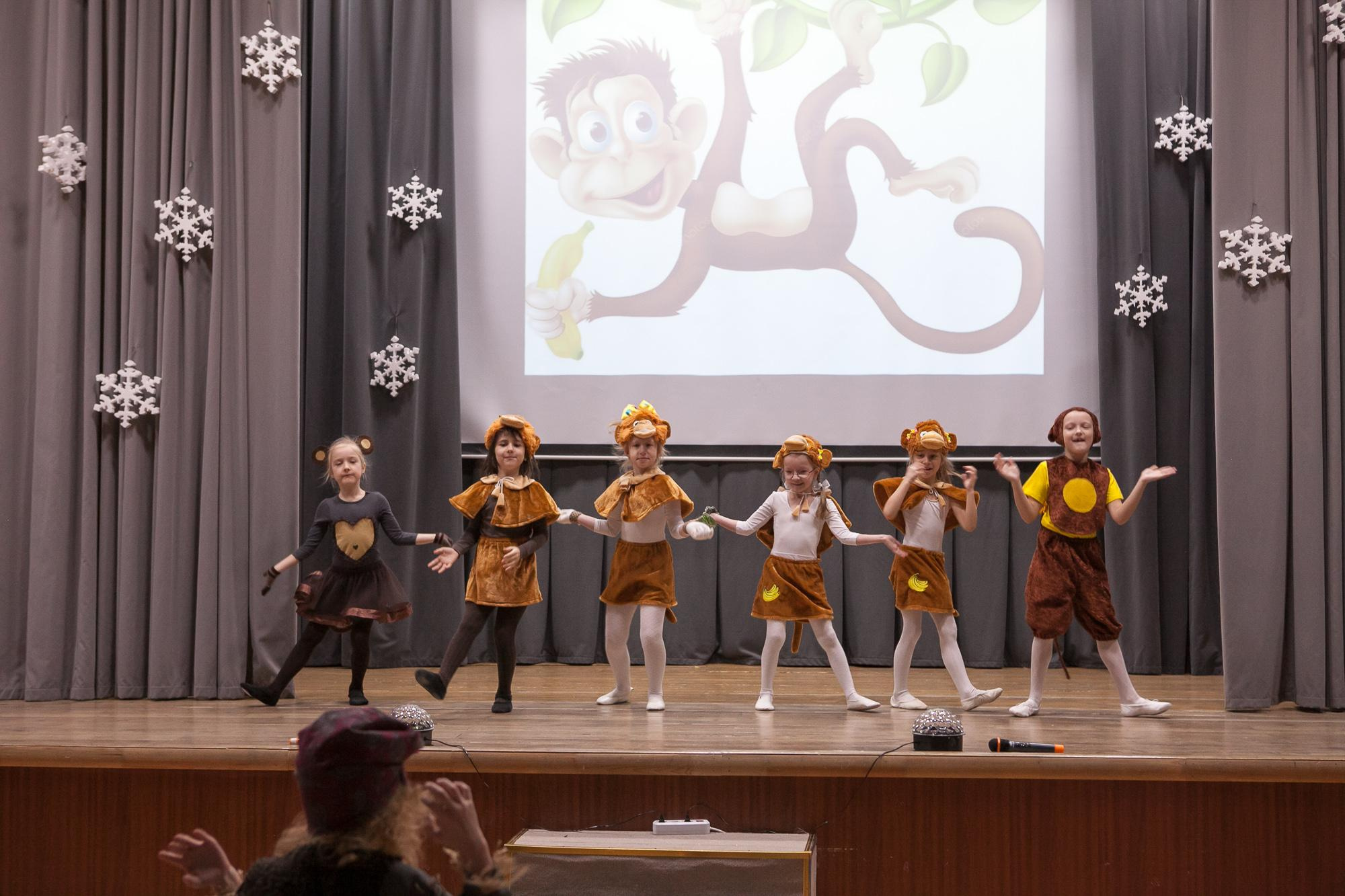 Праздник в школе. Выпускные альбомы Москва СВАО