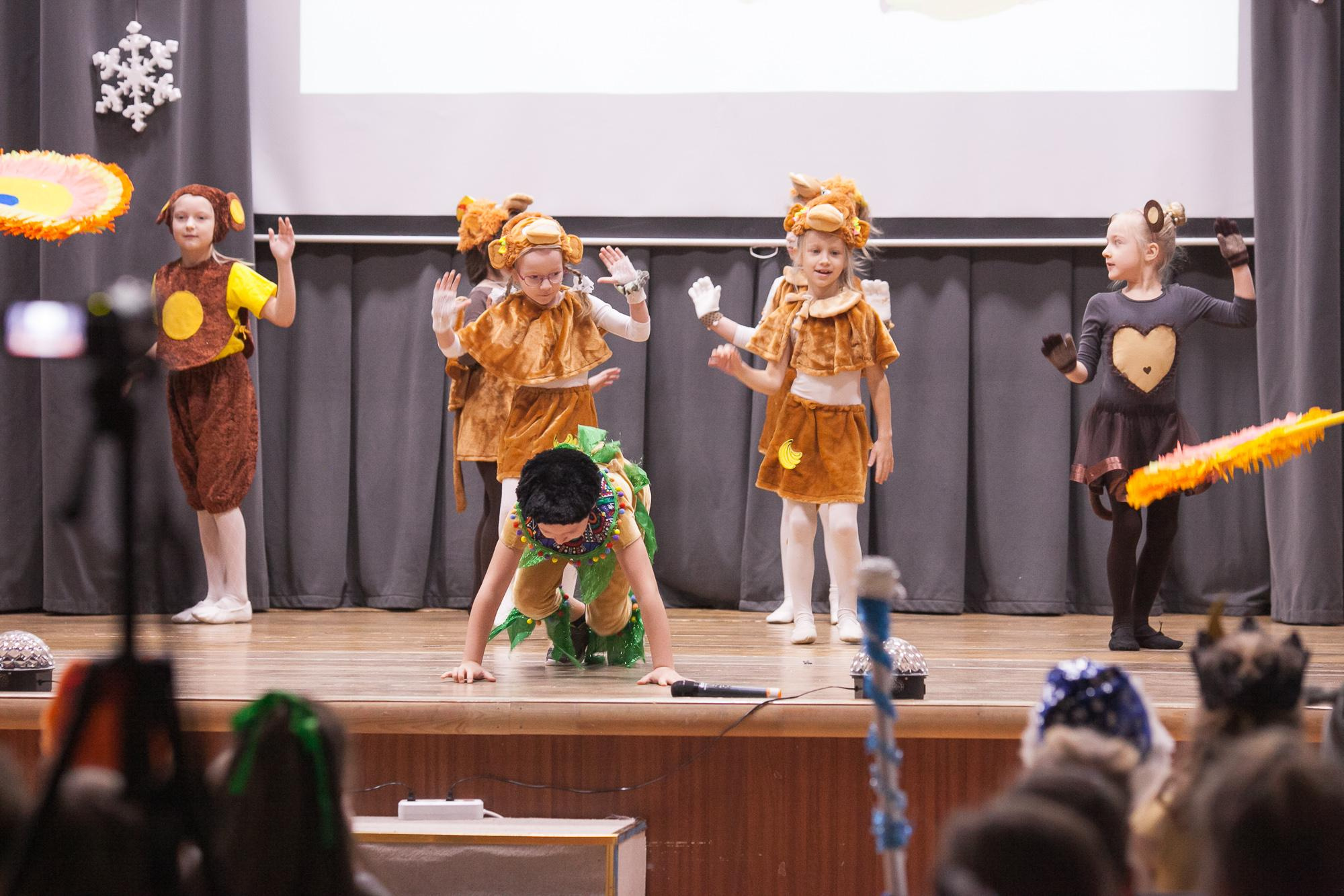 Праздник в школе. Выпускные альбомы Москва СВАО