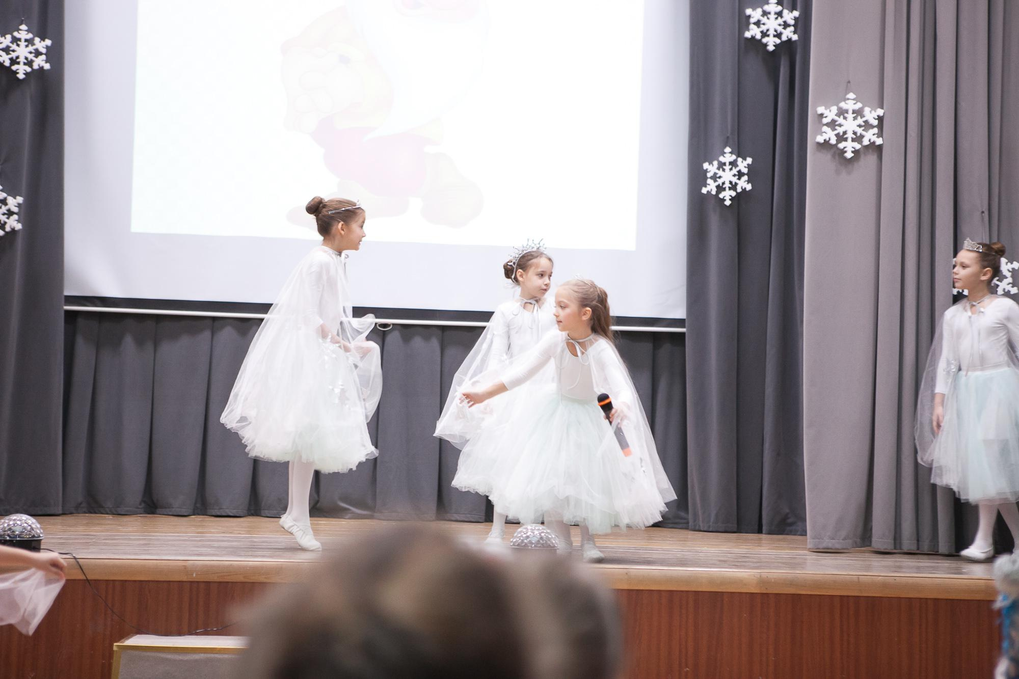 Праздник в школе. Выпускные альбомы Москва СВАО