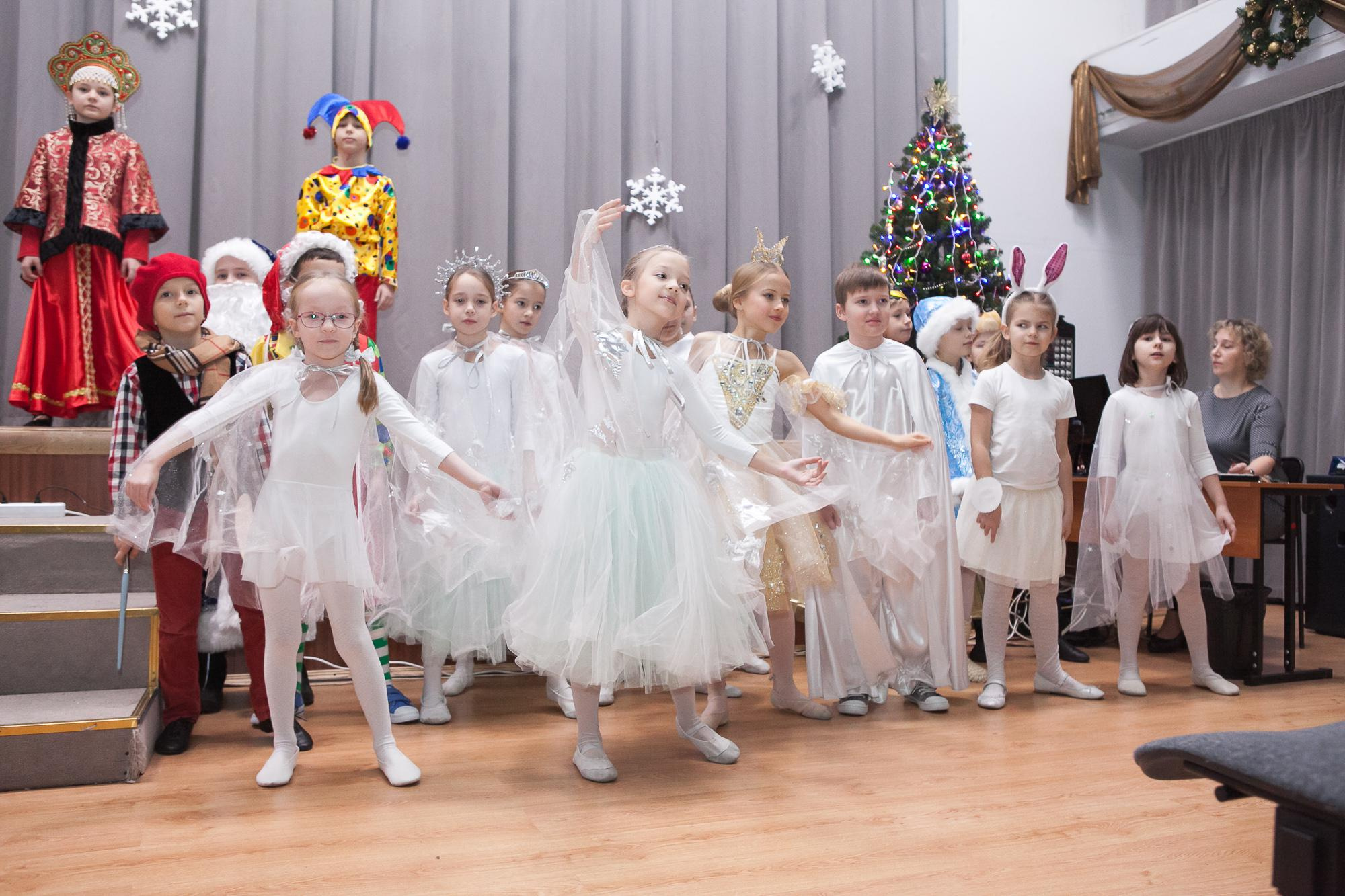 Праздник в школе. Выпускные альбомы Москва СВАО