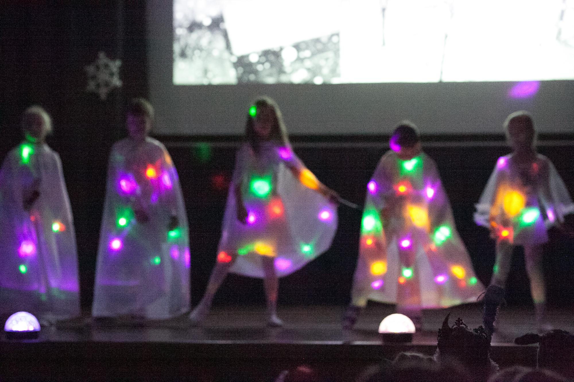 Праздник в школе. Выпускные альбомы Москва СВАО