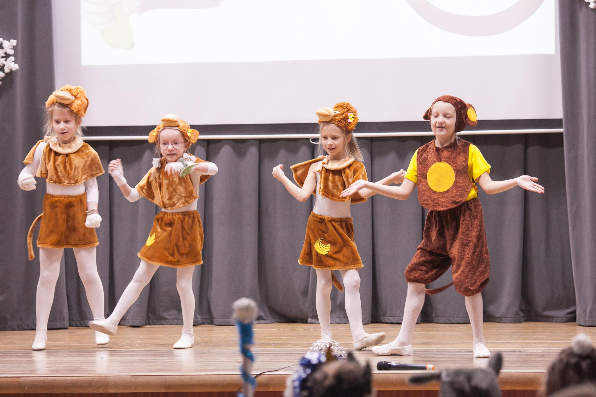 Праздник в школе. Выпускные альбомы Москва СВАО