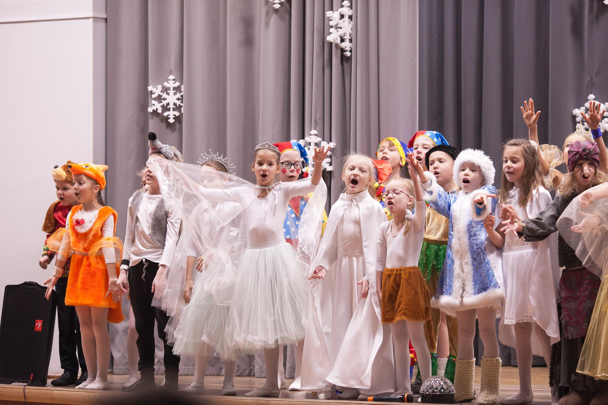 Праздник в школе. Выпускные альбомы Москва СВАО