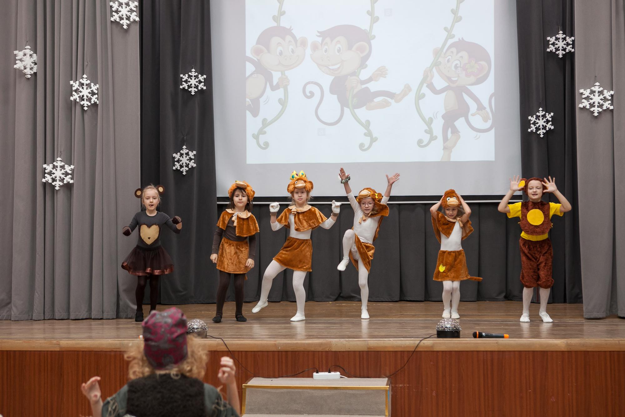 Праздник в школе. Выпускные альбомы Москва СВАО