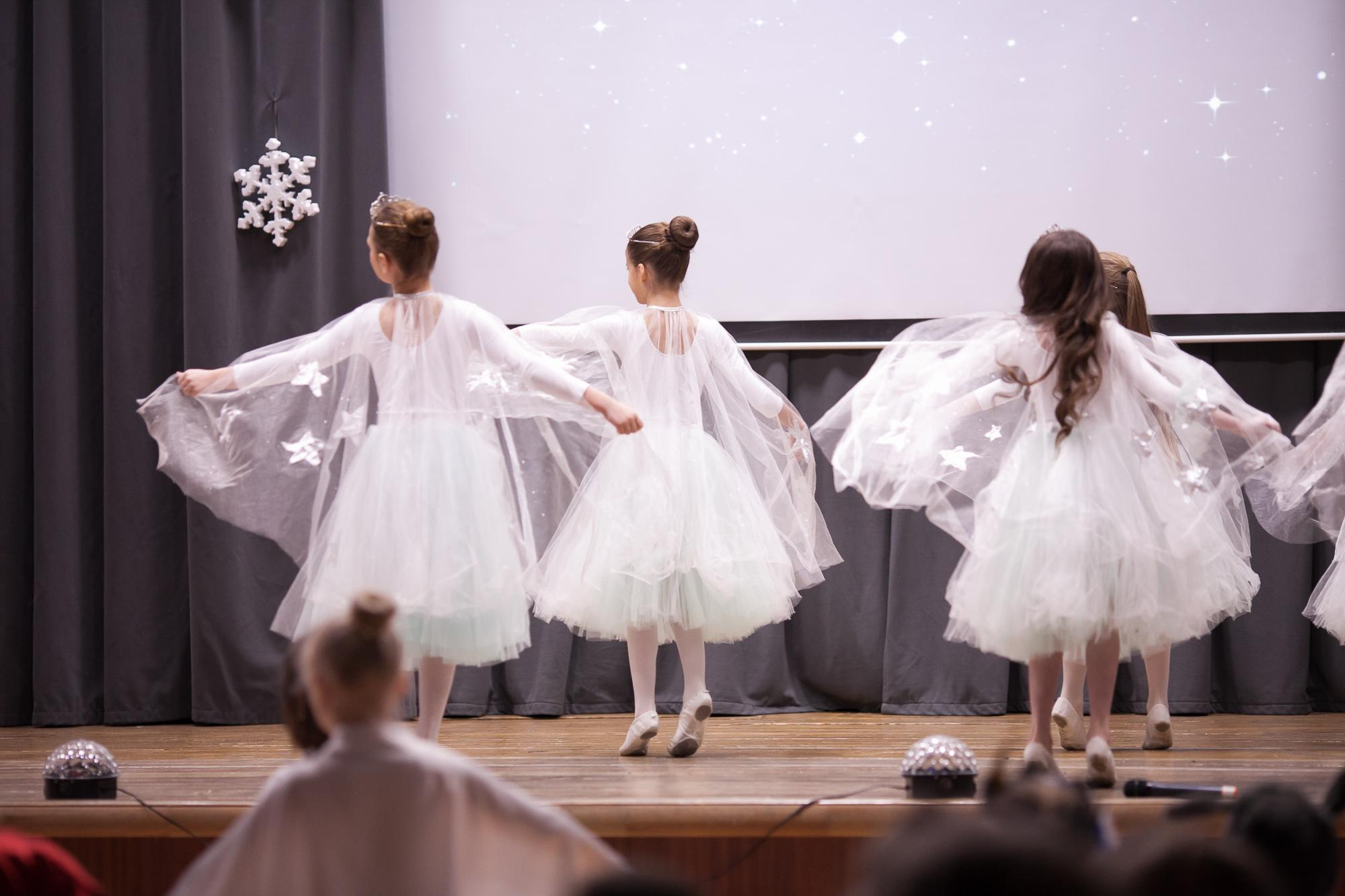 Праздник в школе. Выпускные альбомы Москва СВАО