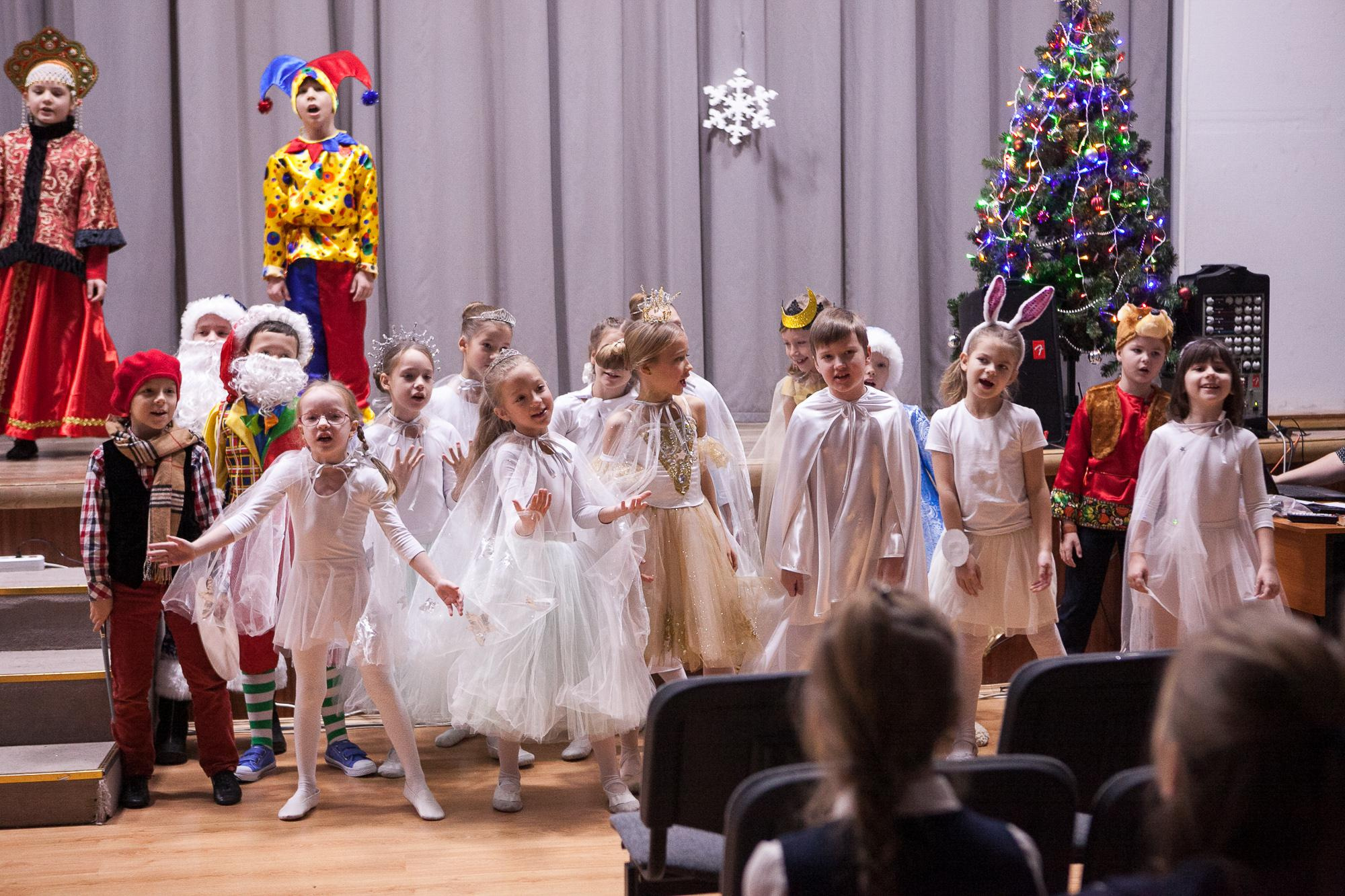 Праздник в школе. Выпускные альбомы Москва СВАО