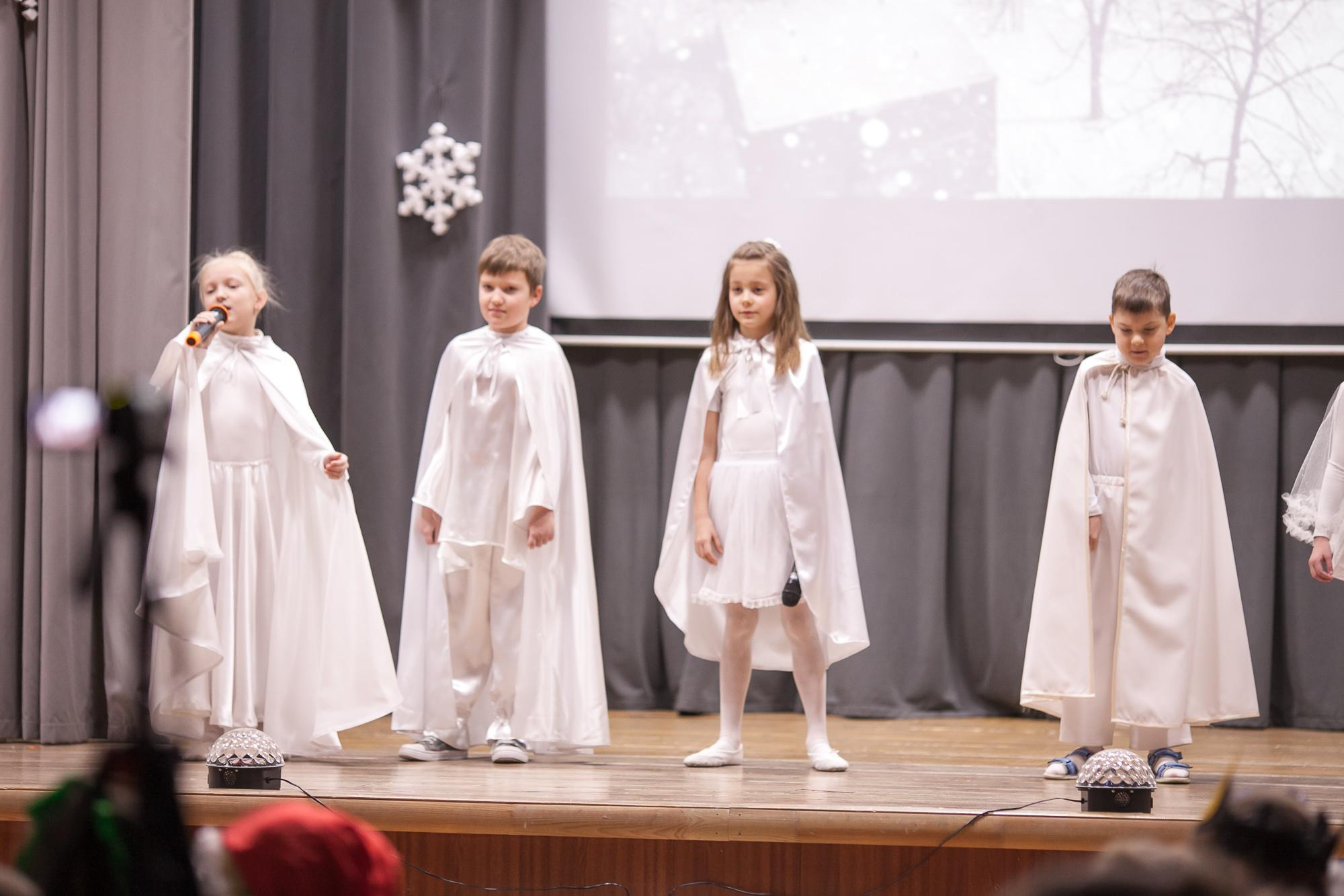 Праздник в школе. Выпускные альбомы Москва СВАО