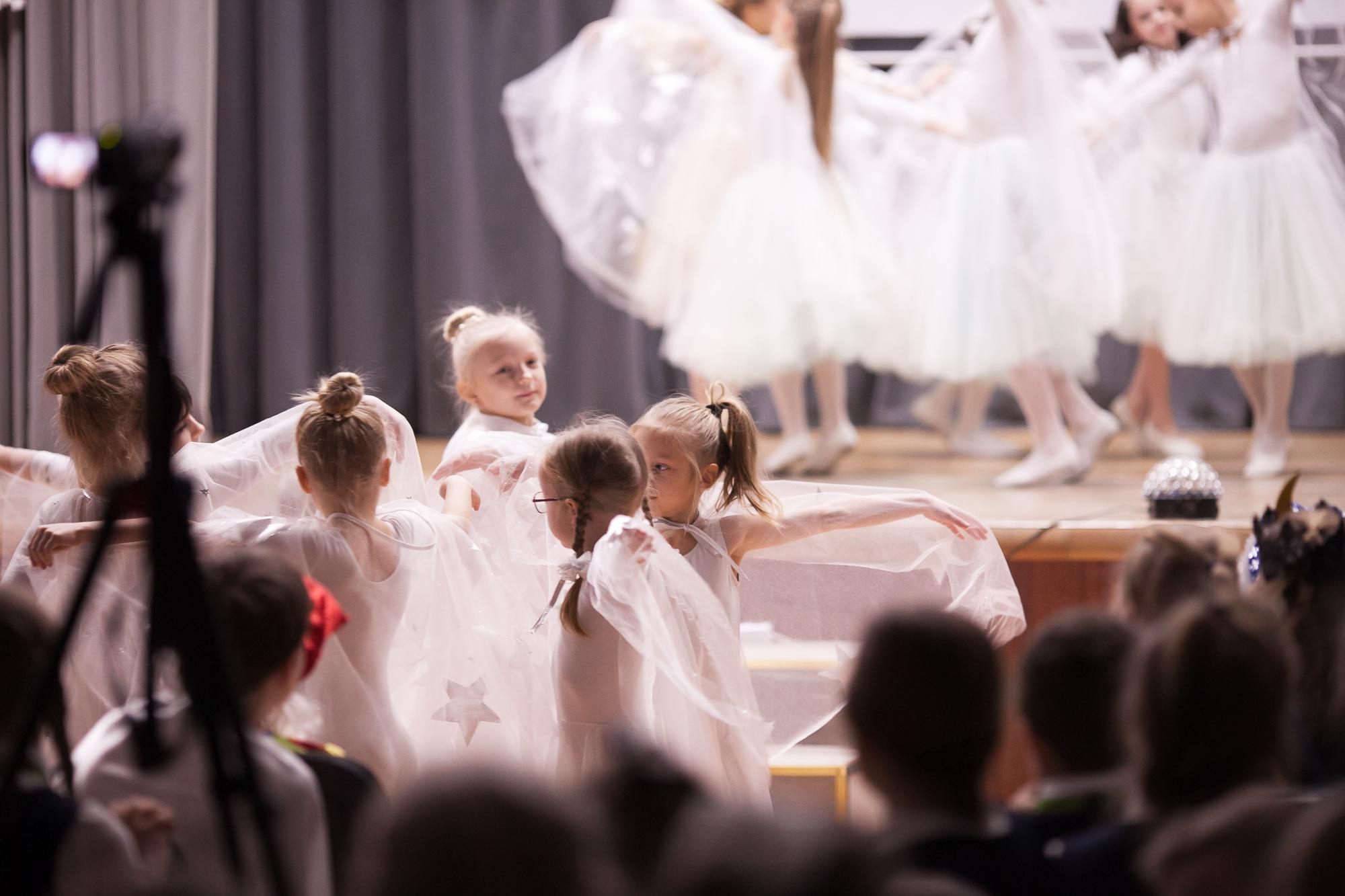 Праздник в школе. Выпускные альбомы Москва СВАО