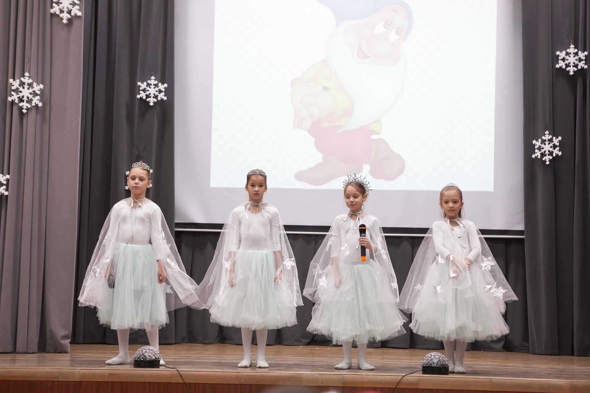 Праздник в школе. Выпускные альбомы Москва СВАО