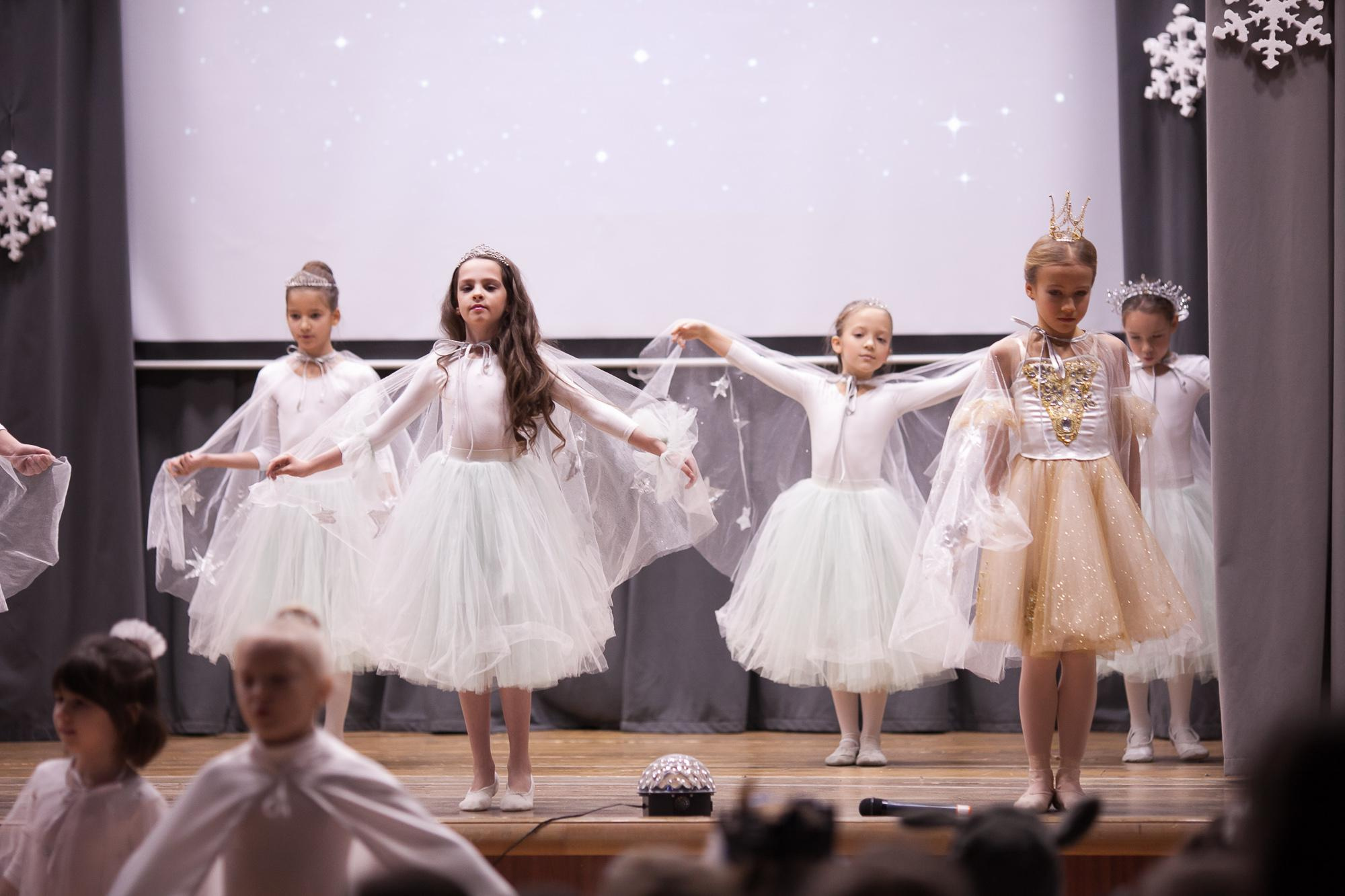 Праздник в школе. Выпускные альбомы Москва СВАО