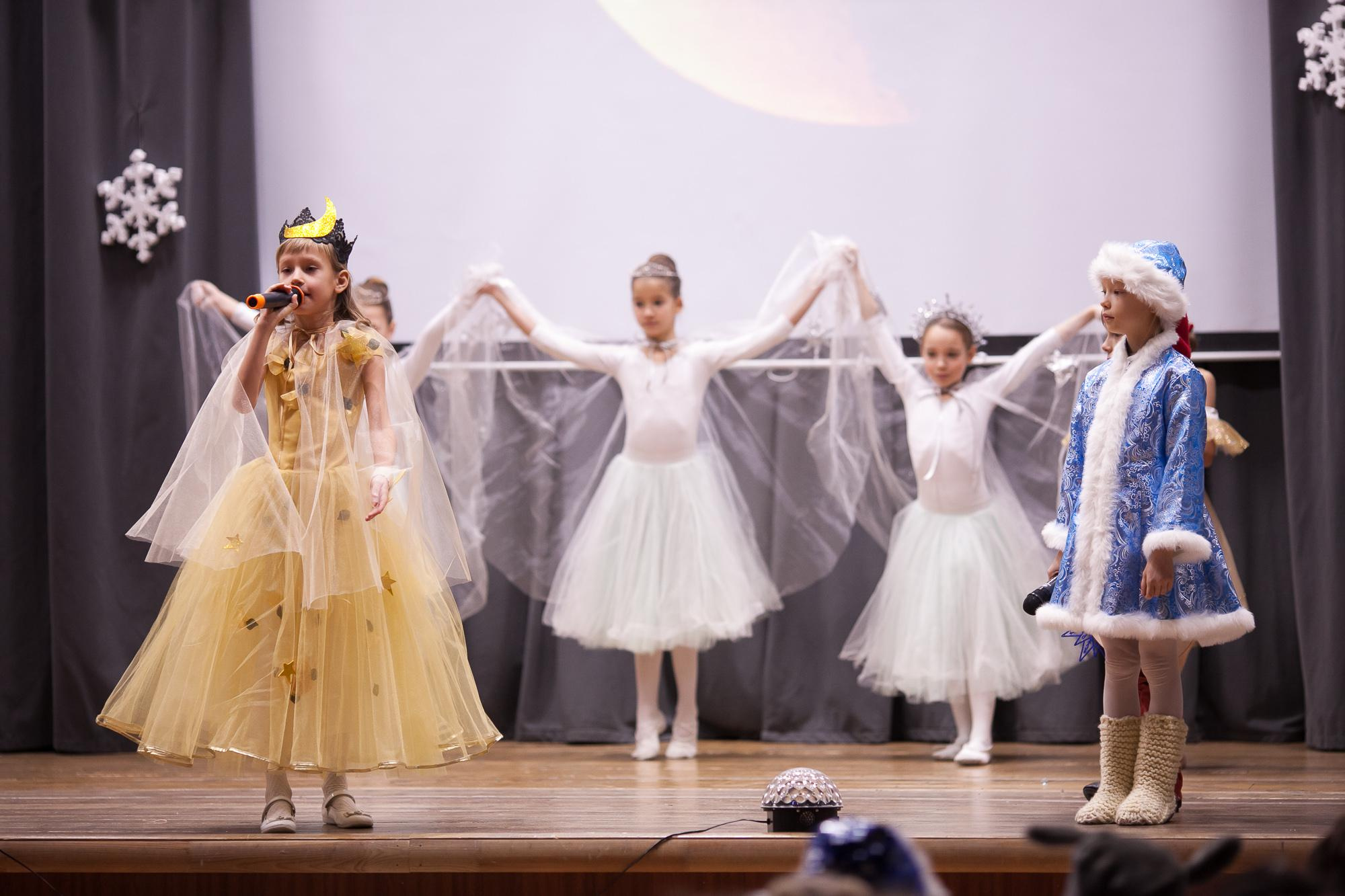 Праздник в школе. Выпускные альбомы Москва СВАО