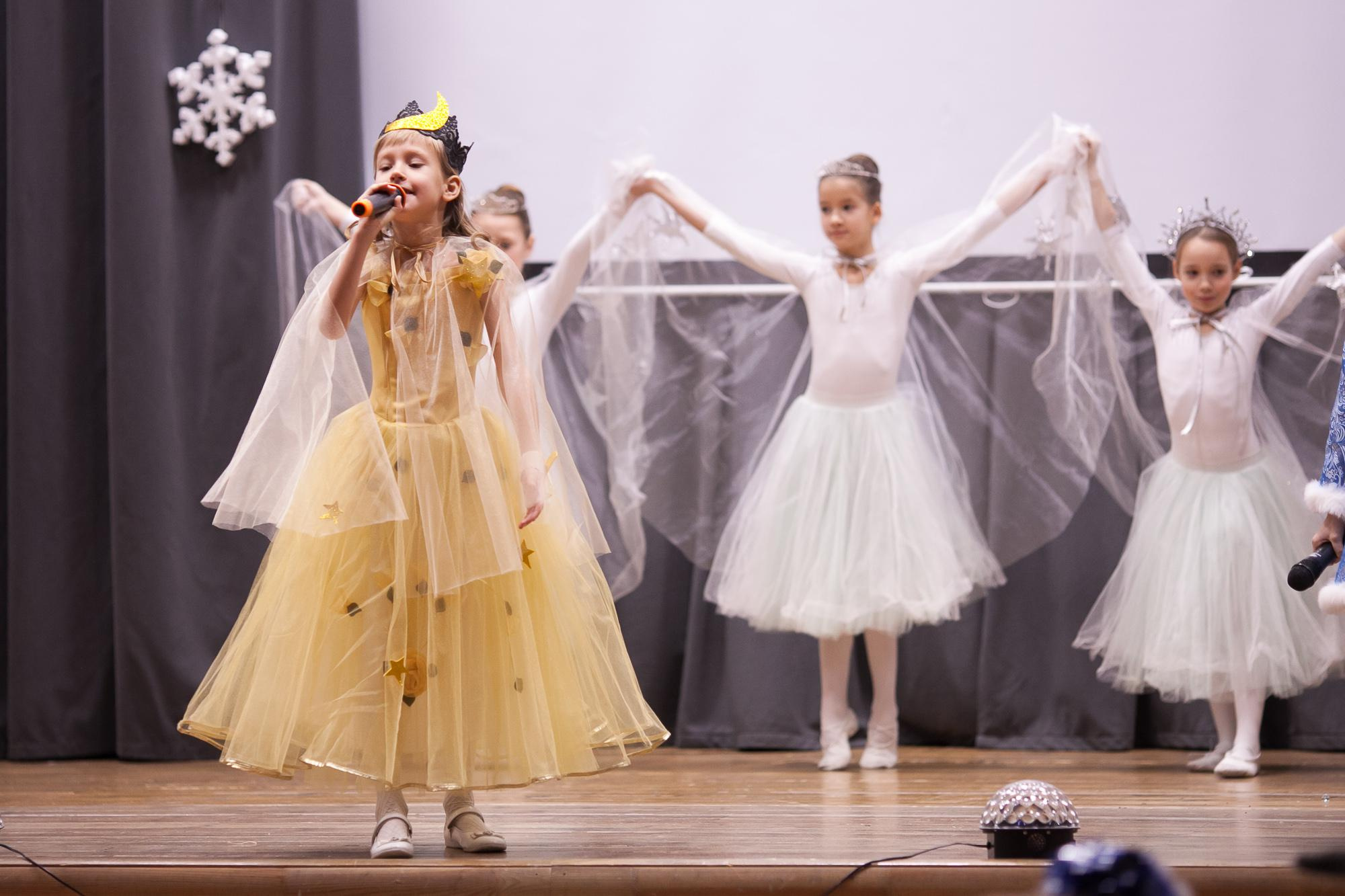 Праздник в школе. Выпускные альбомы Москва СВАО