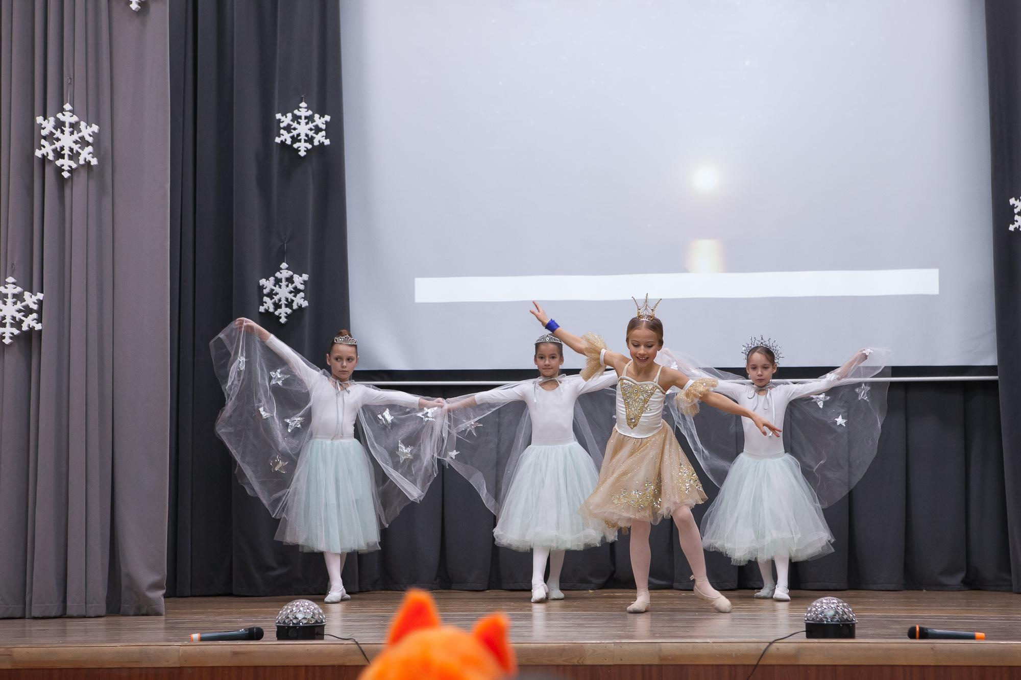 Праздник в школе. Выпускные альбомы Москва СВАО