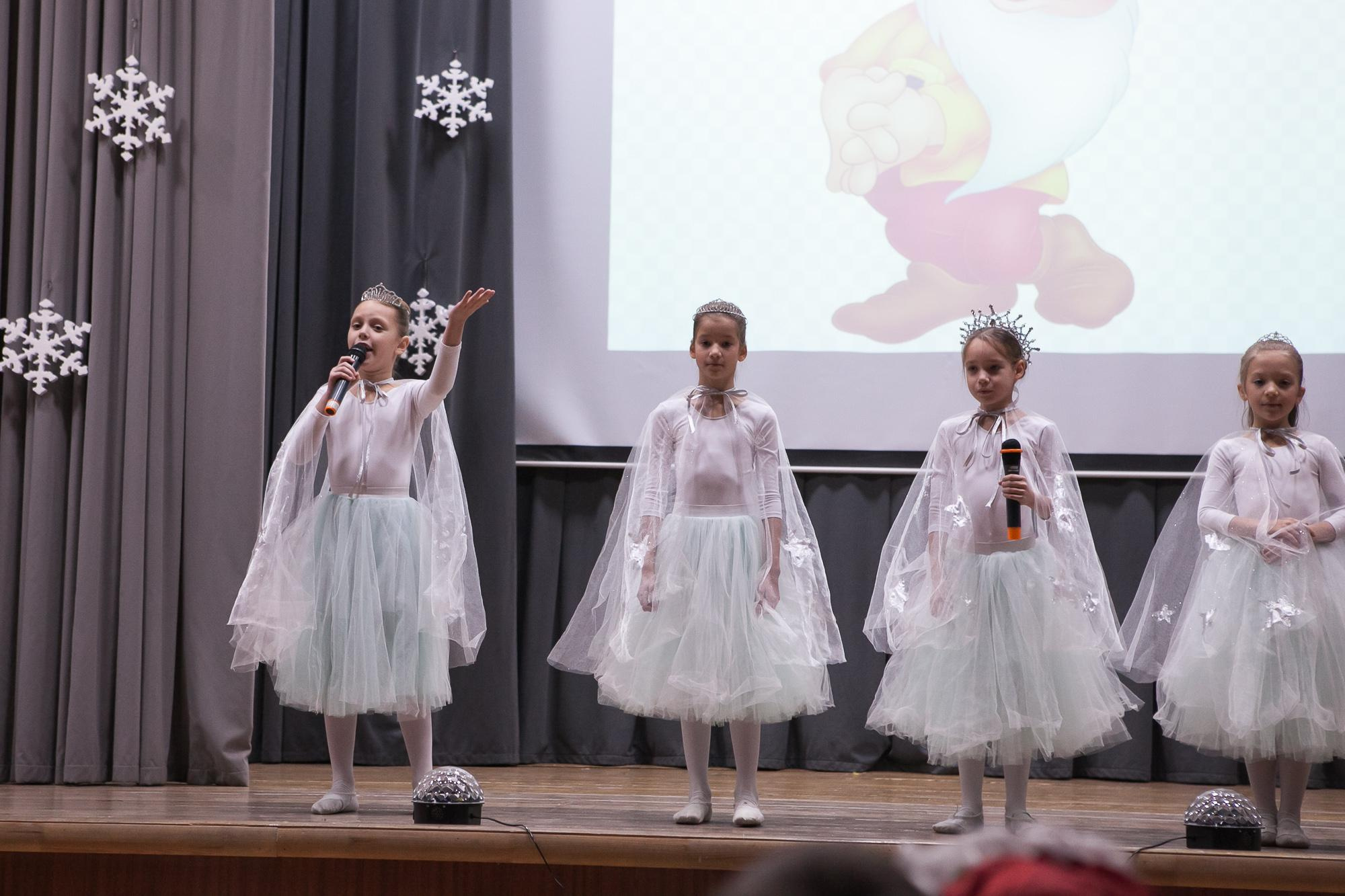 Праздник в школе. Выпускные альбомы Москва СВАО