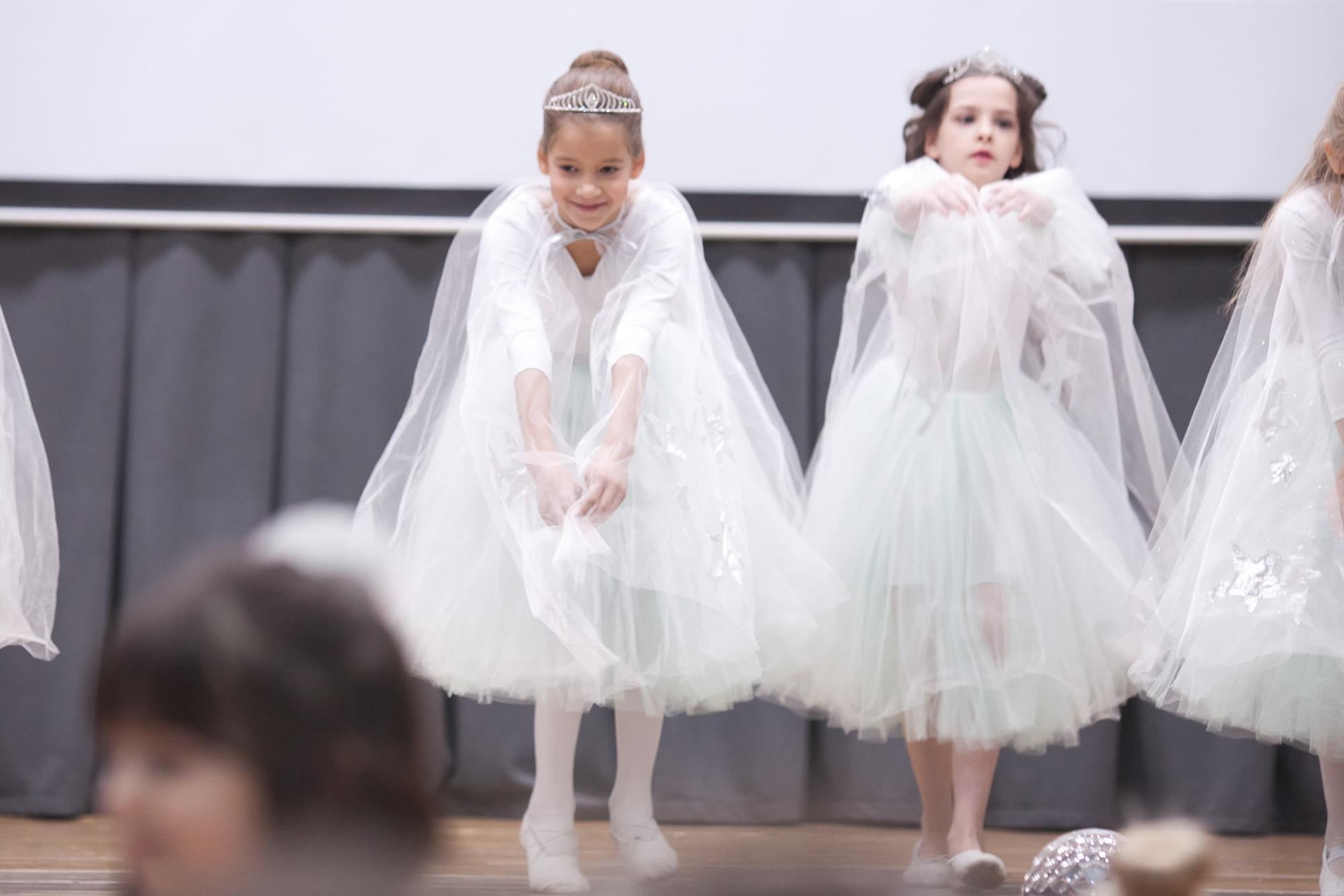 Праздник в школе. Выпускные альбомы Москва СВАО