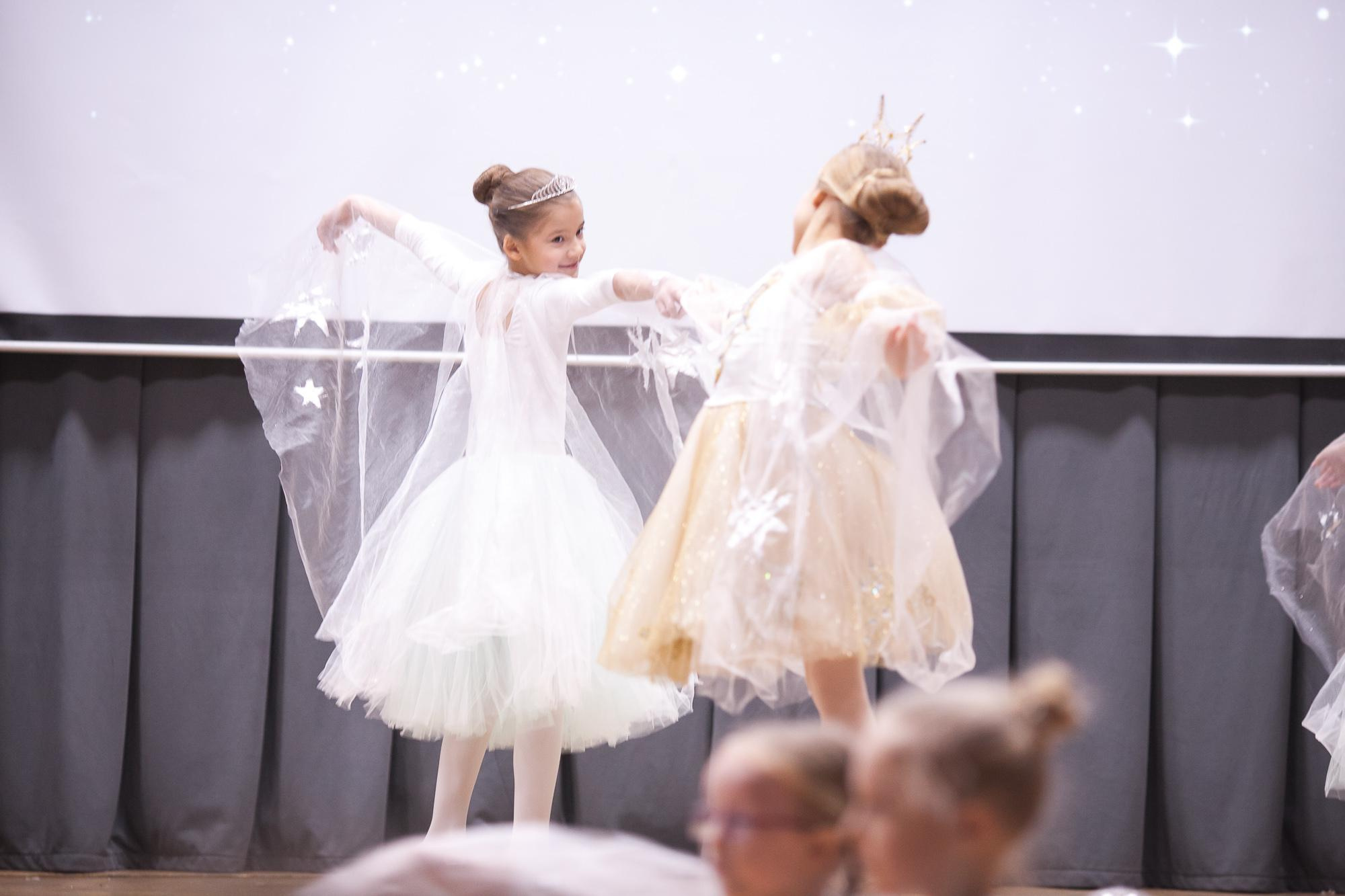 Праздник в школе. Выпускные альбомы Москва СВАО