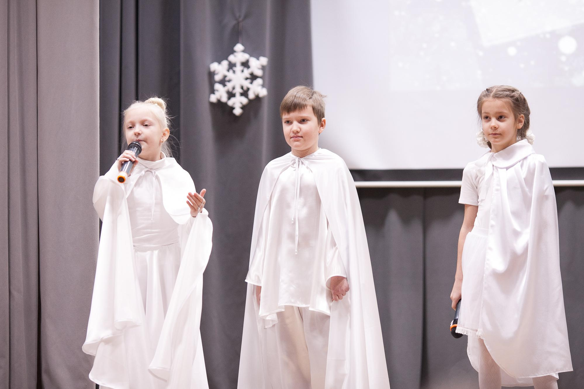 Праздник в школе. Выпускные альбомы Москва СВАО