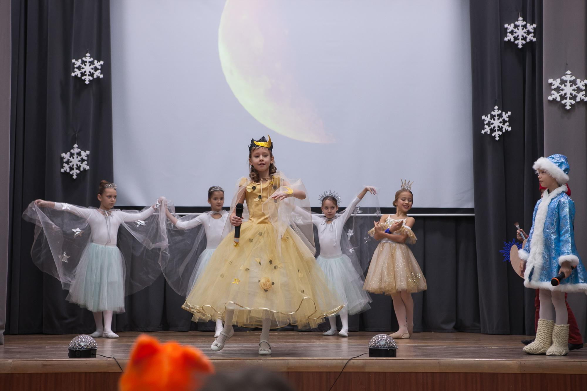 Праздник в школе. Выпускные альбомы Москва СВАО