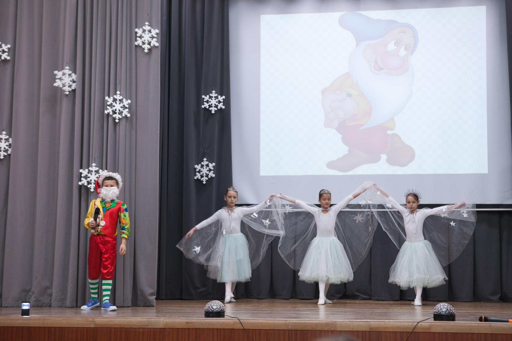Праздник в школе. Выпускные альбомы Москва СВАО