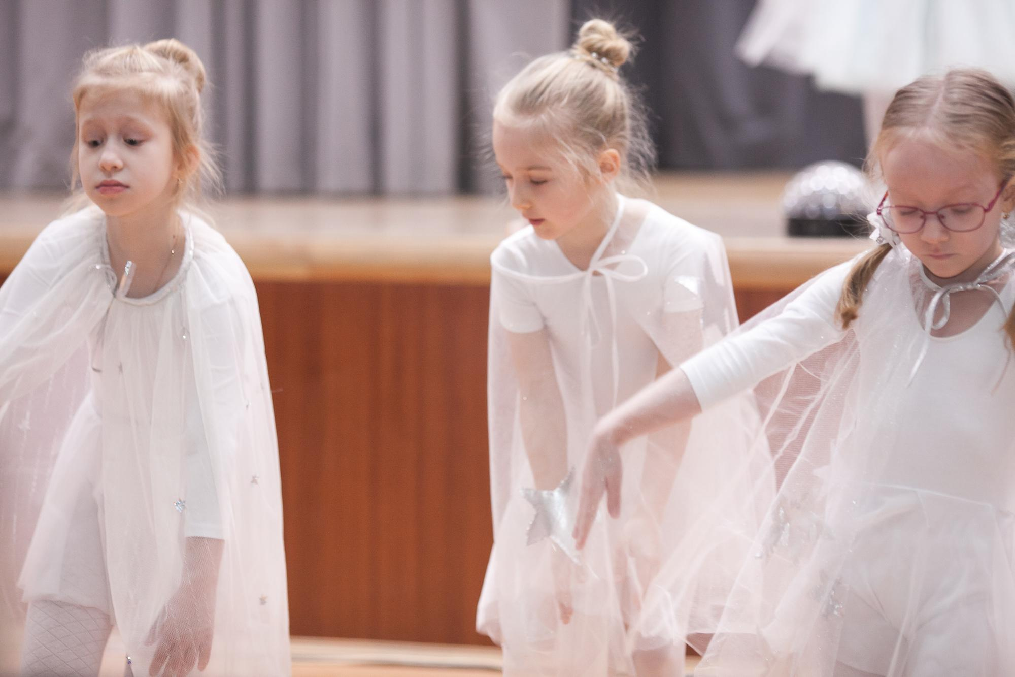 Праздник в школе. Выпускные альбомы Москва СВАО